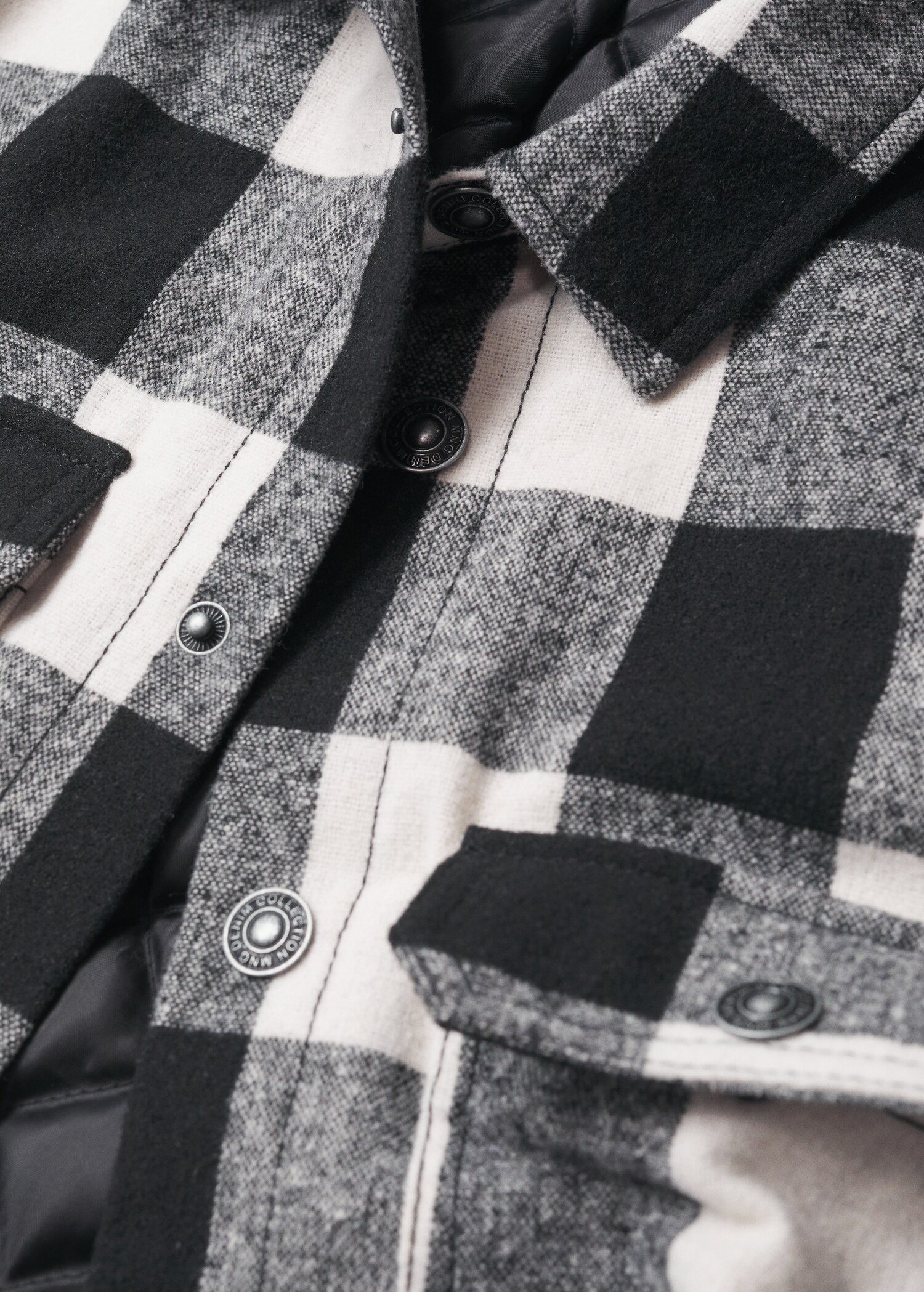 Karierte Jacke mit Taschen - Detail des Artikels 8
