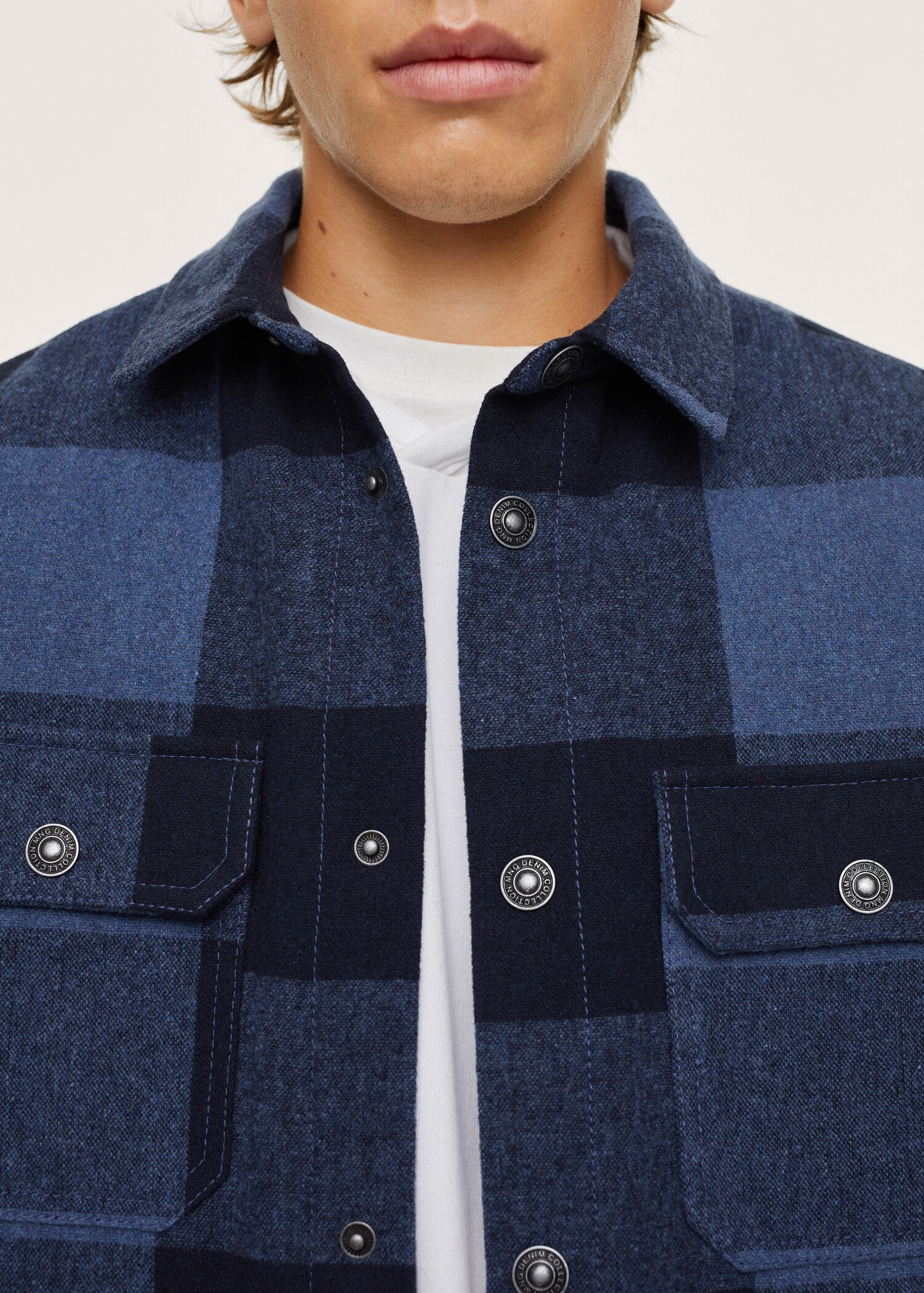 Karierte Jacke mit Taschen - Detail des Artikels 2