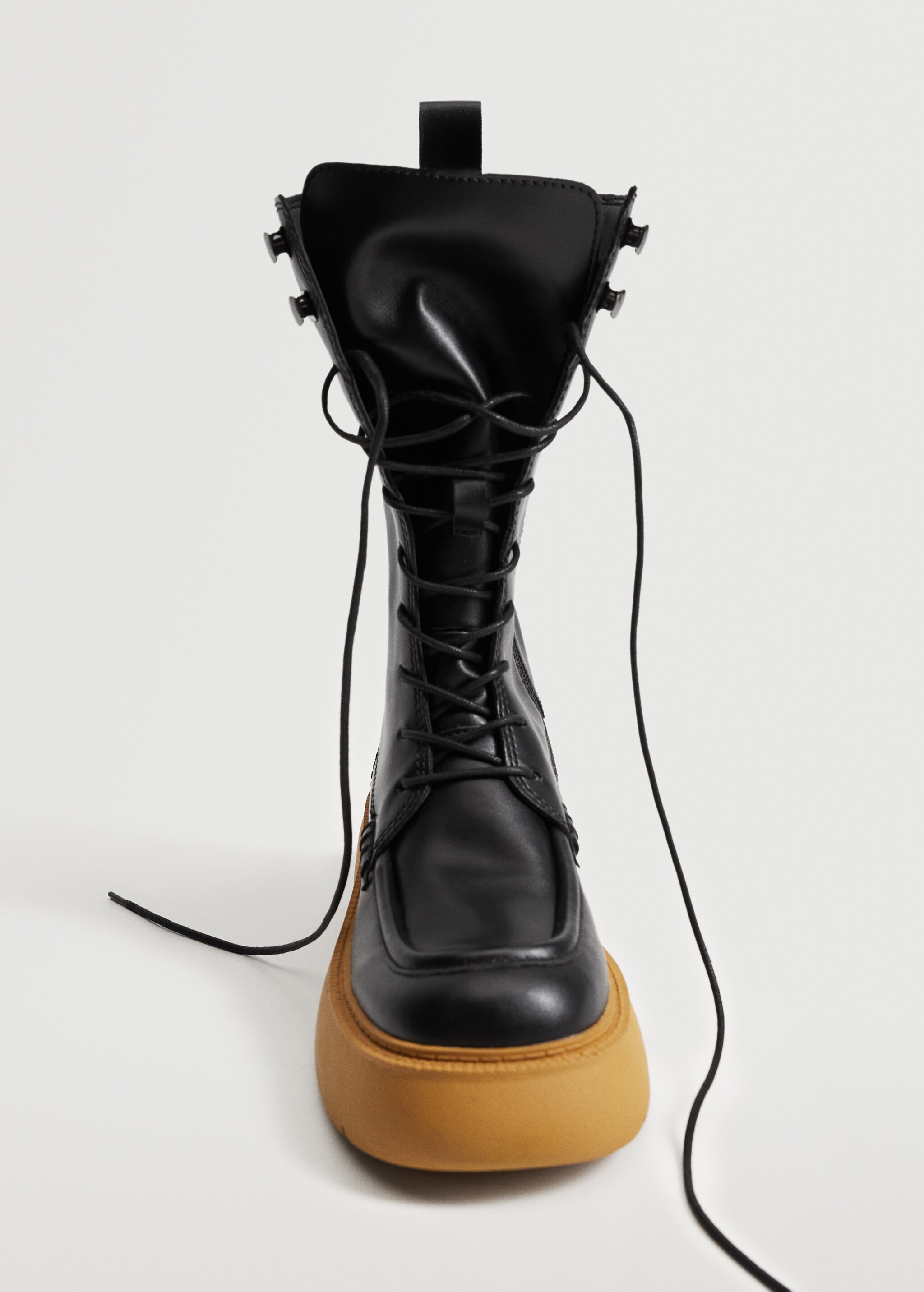 Platform boots with tall leg - Details of the article 4