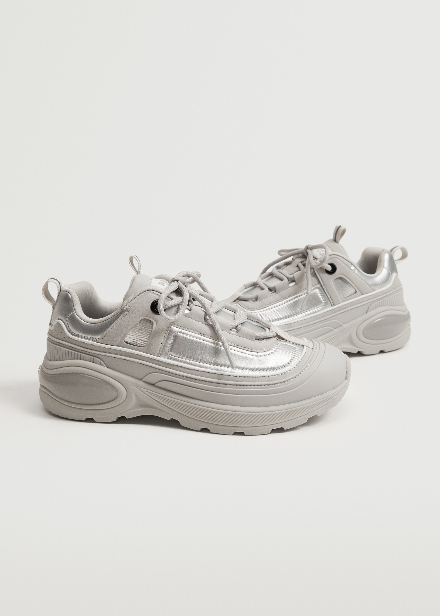 Deportiva combinada cordones - Plano medio