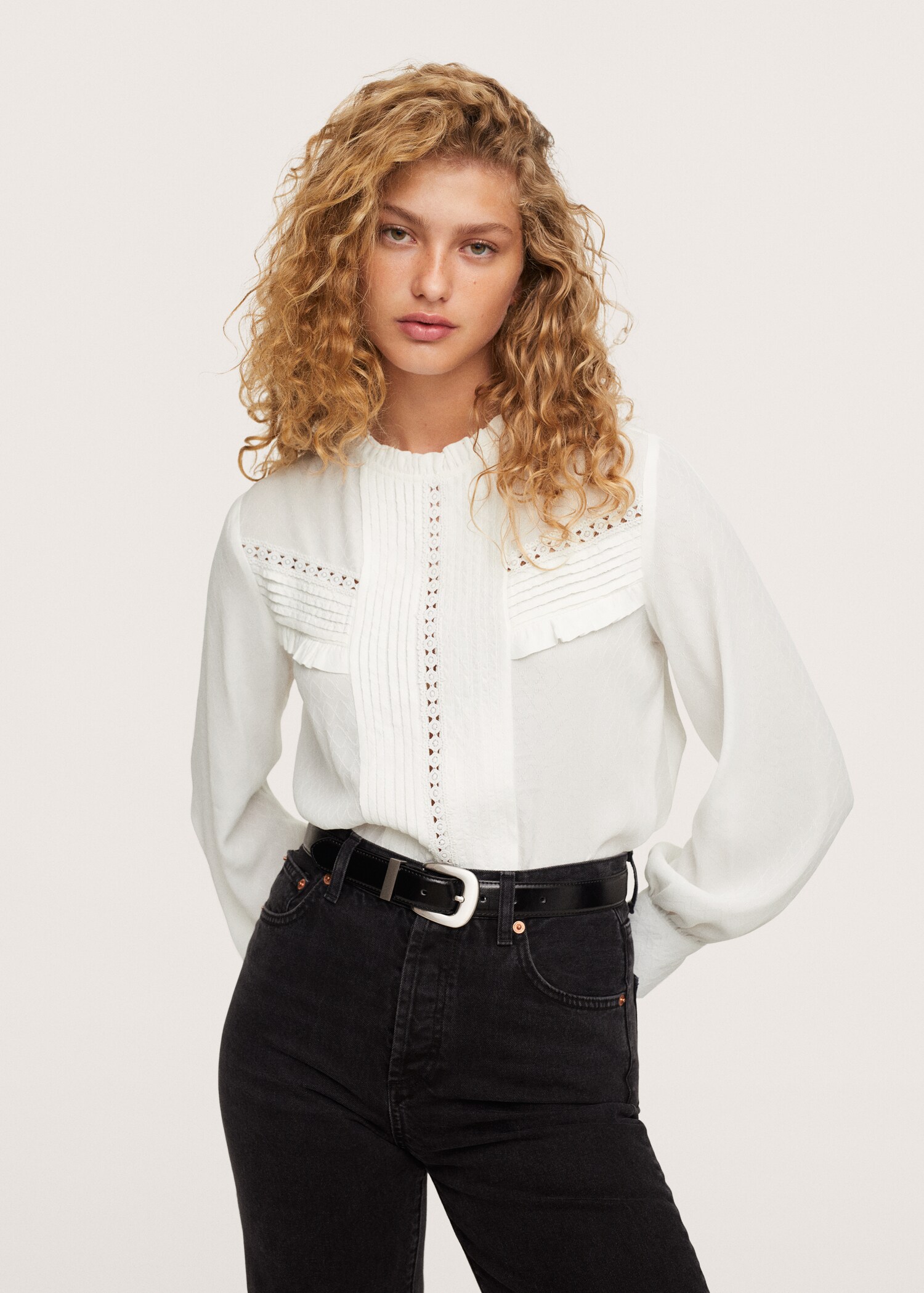 Blusa detalles plisados - Plano medio