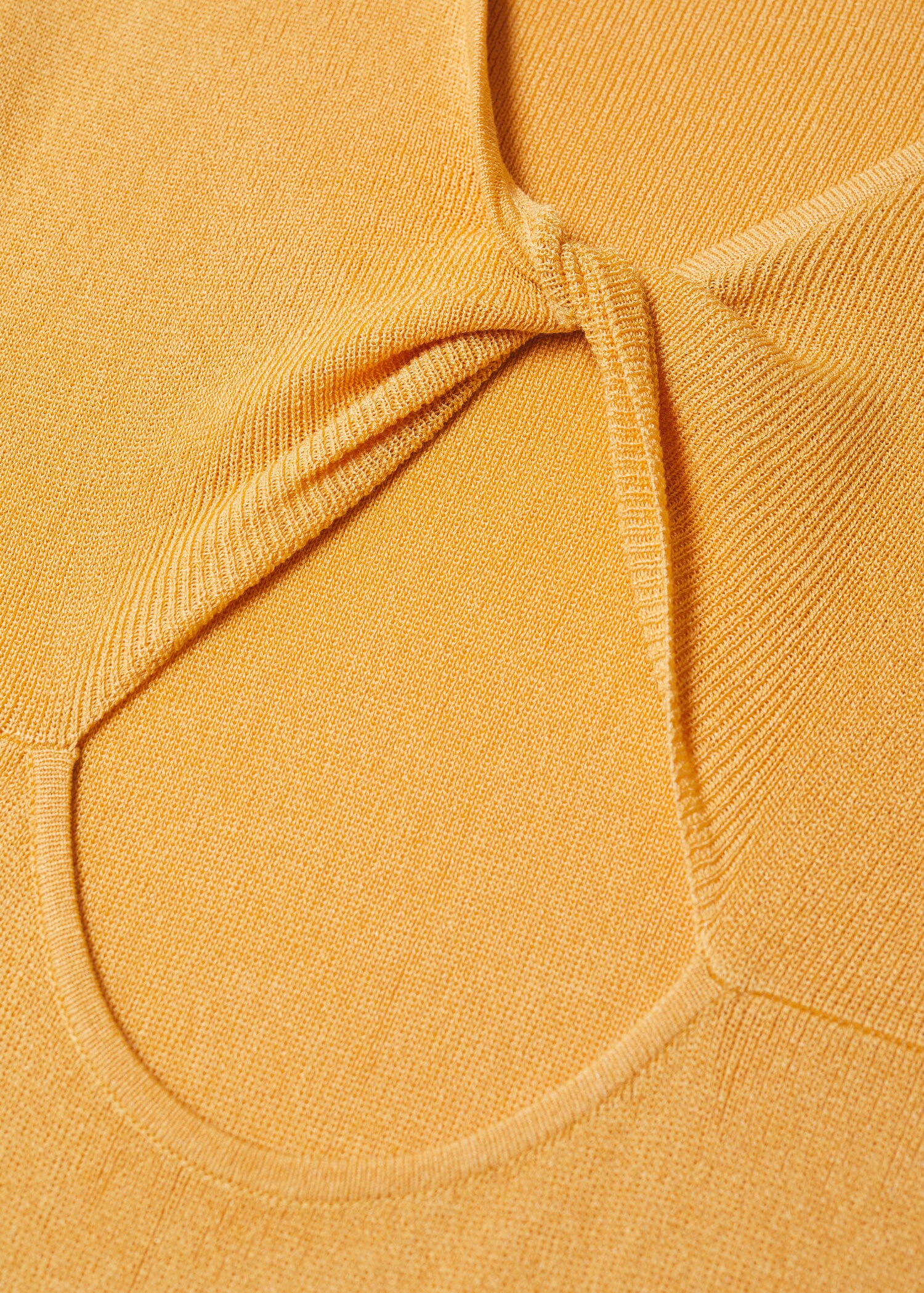 Side slit knit dress - Details of the article 8