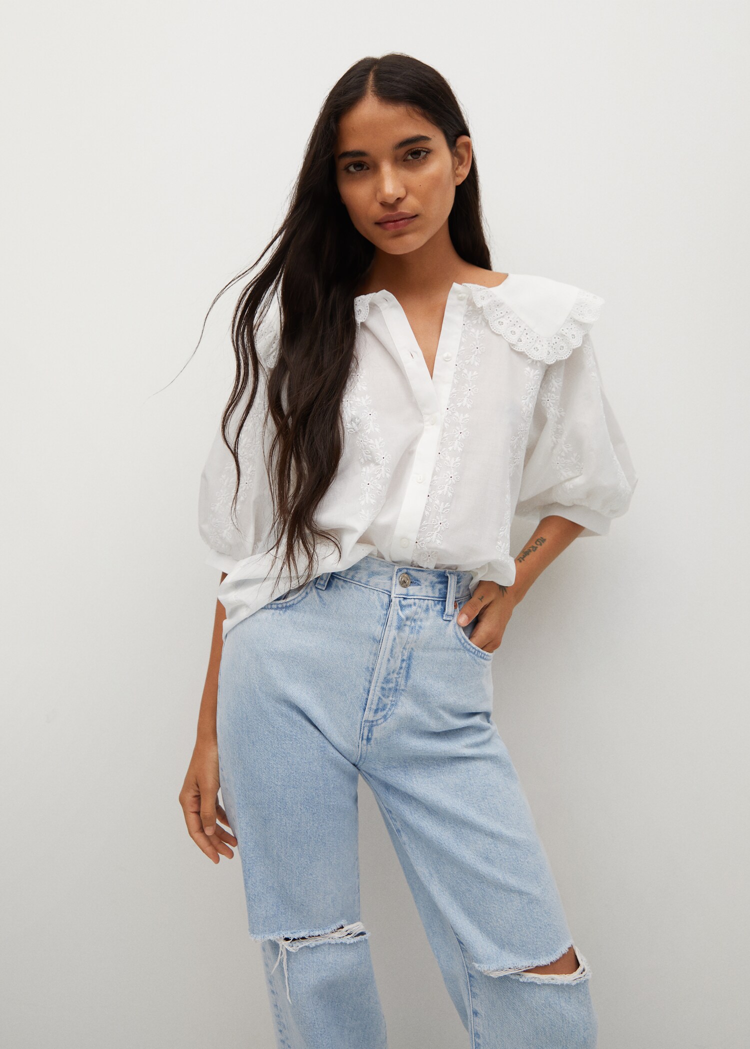 Blusa cuello babydoll - Plano medio