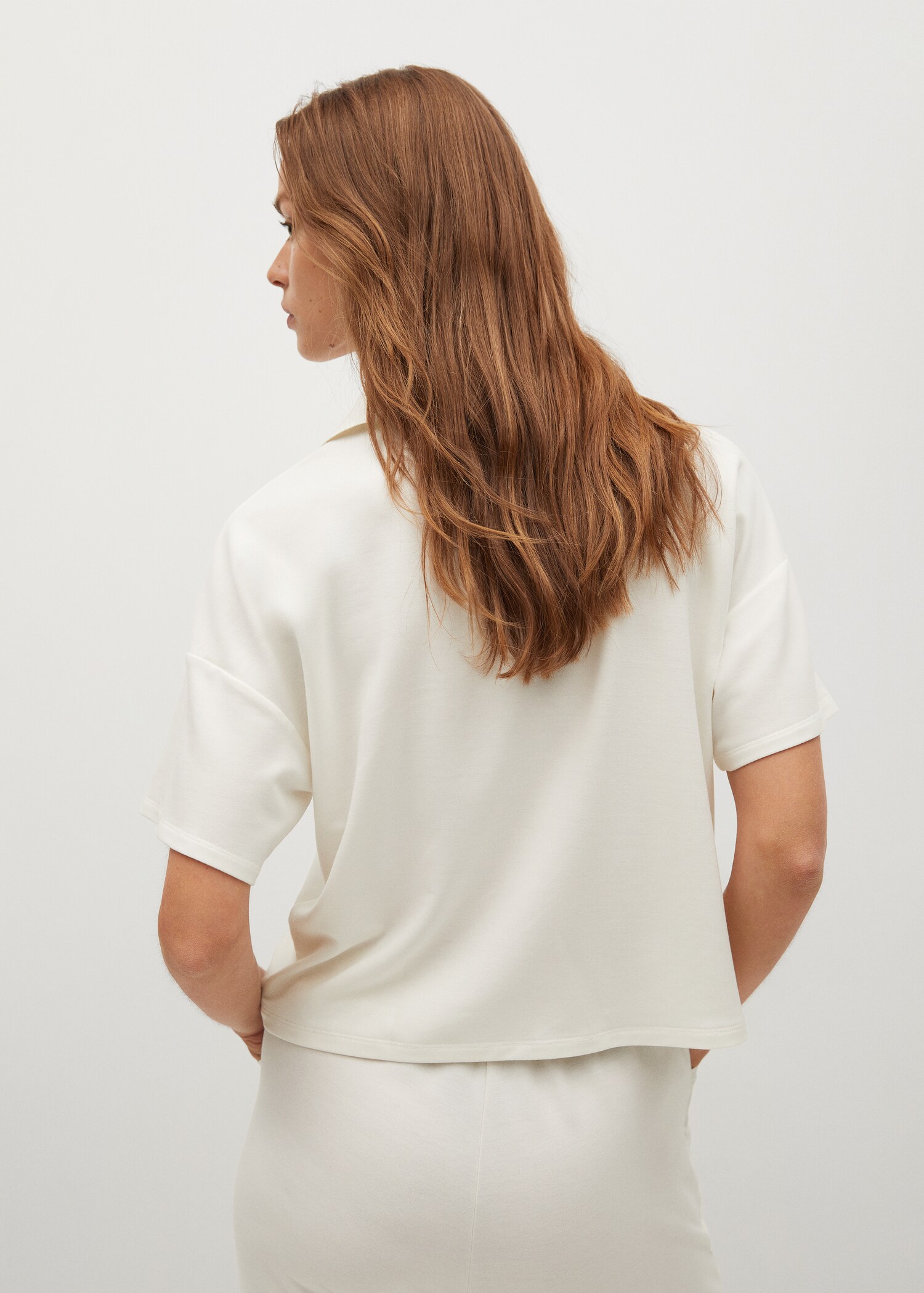 Button-down collar polo shirt - Reverse of the article