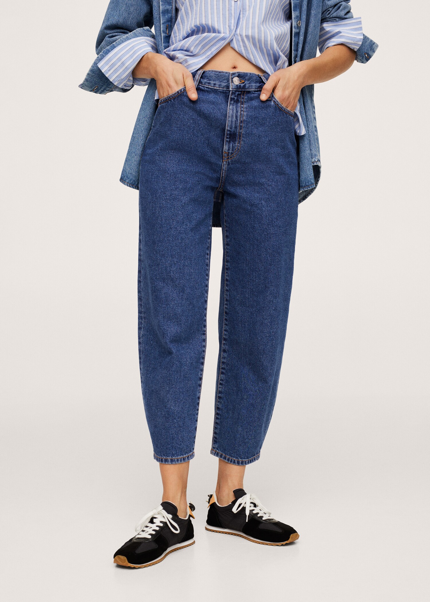 Jeans Balloon tiro alto - Plano medio