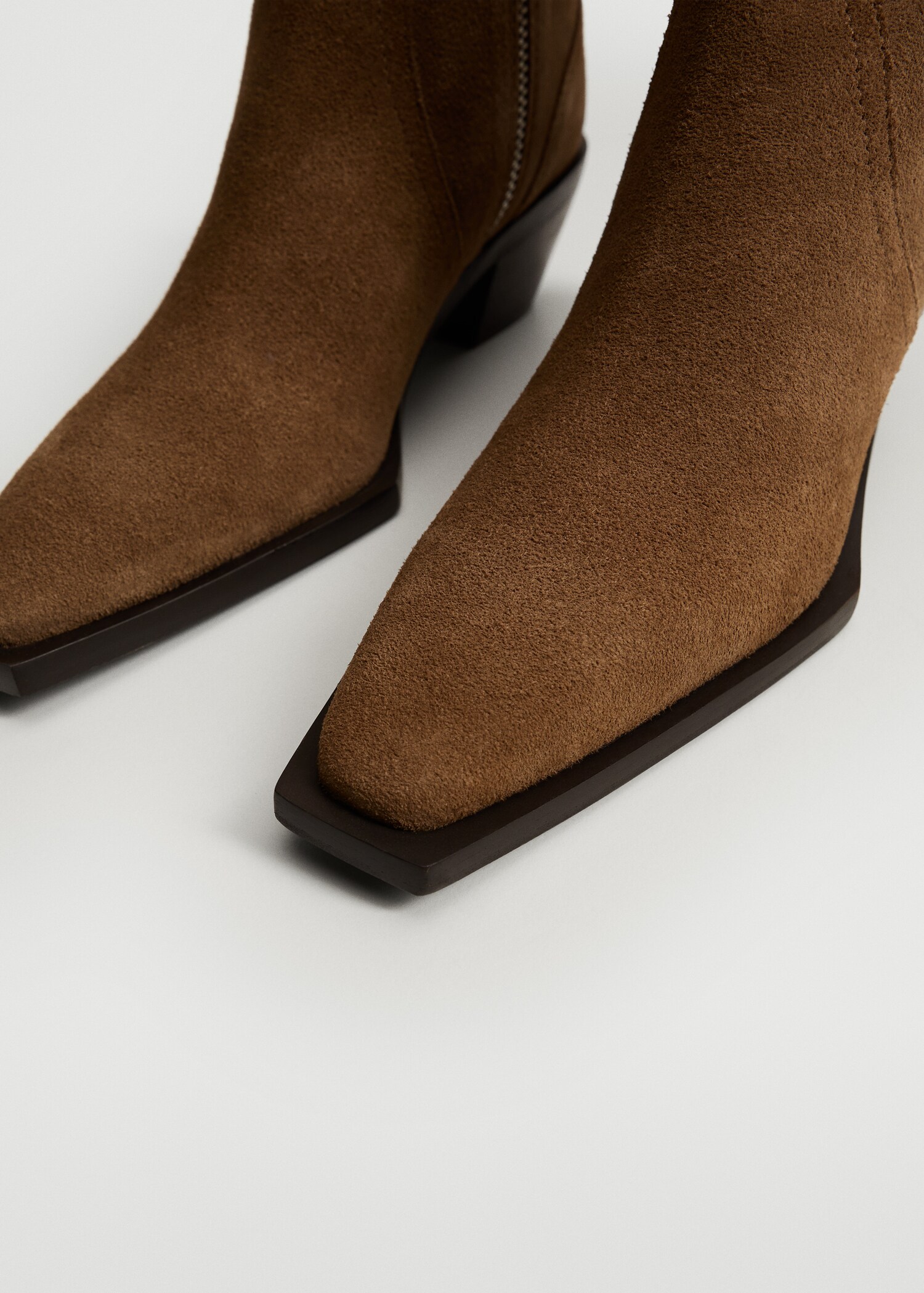 Squared toe leather ankle boots - Medium plane