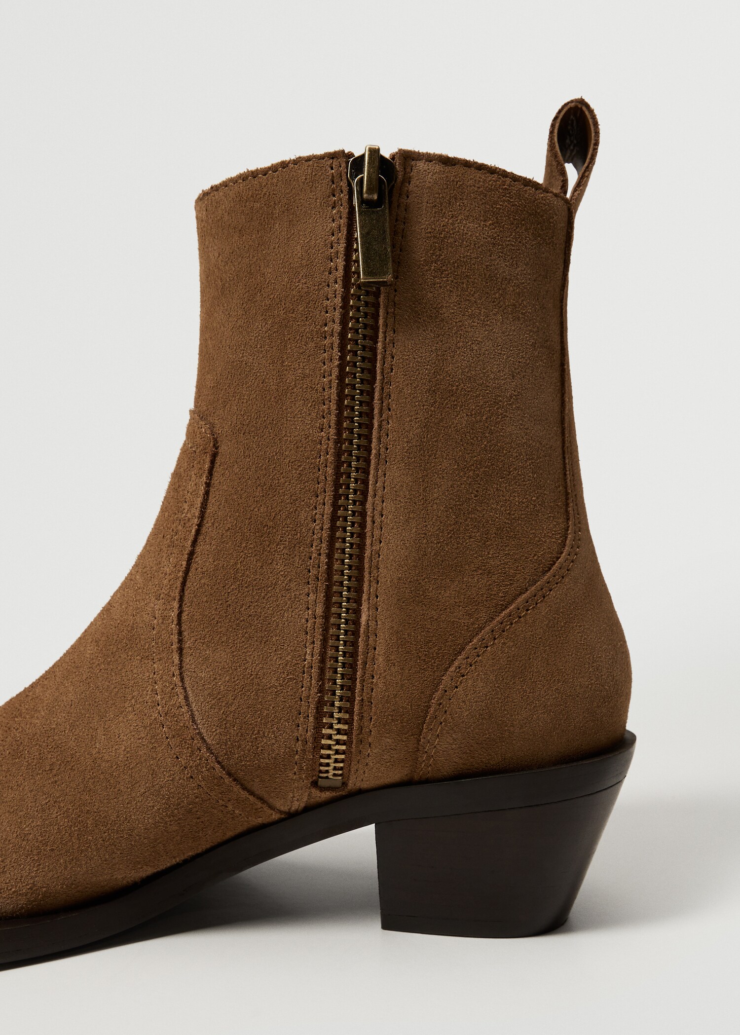 Squared toe leather ankle boots - Details of the article 3