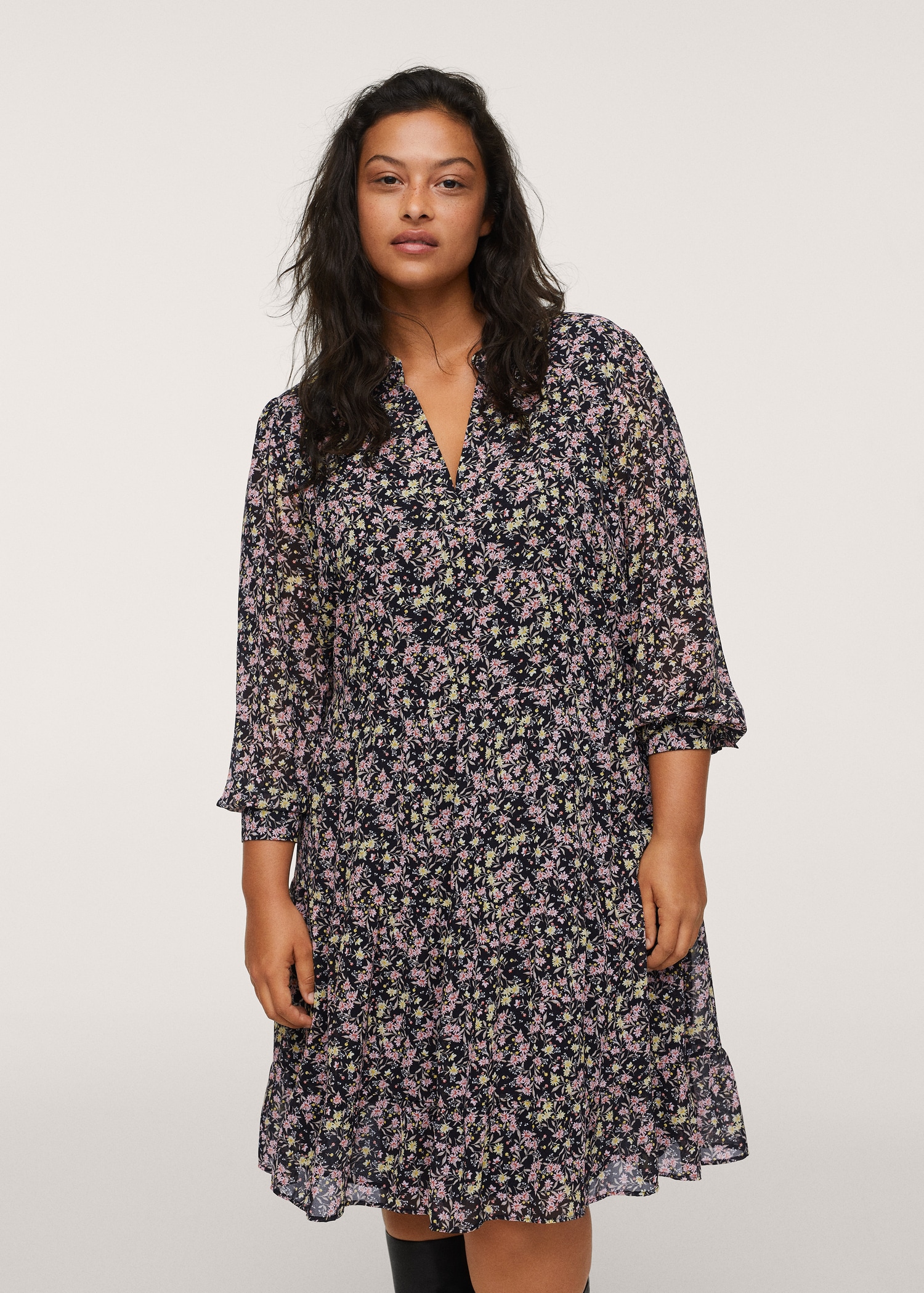 Vestido estampado floral - Plano medio