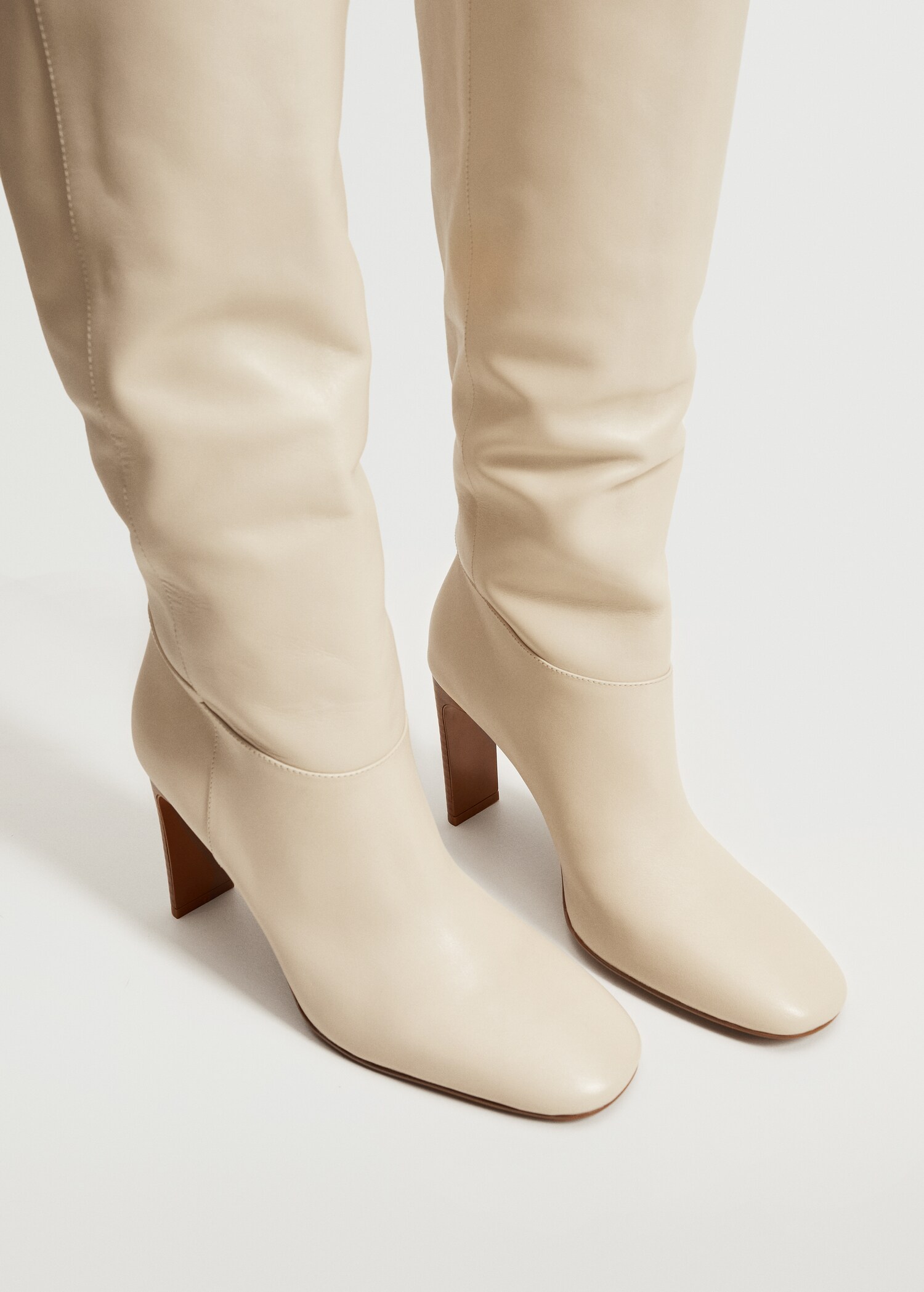 Leather boots with tall leg - Details of the article 2