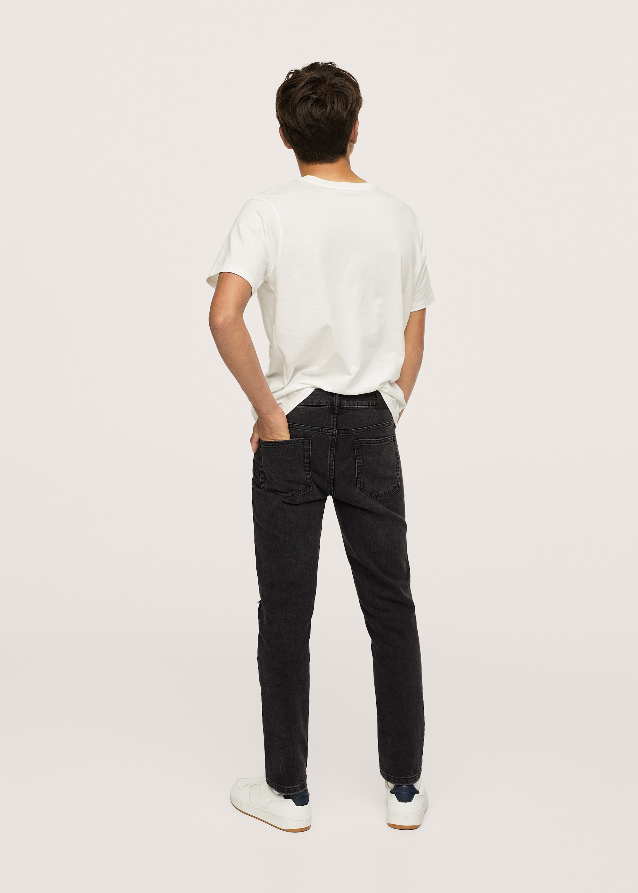Slim Fit-Jeans mit Zierrissen - Rückseite des Artikels