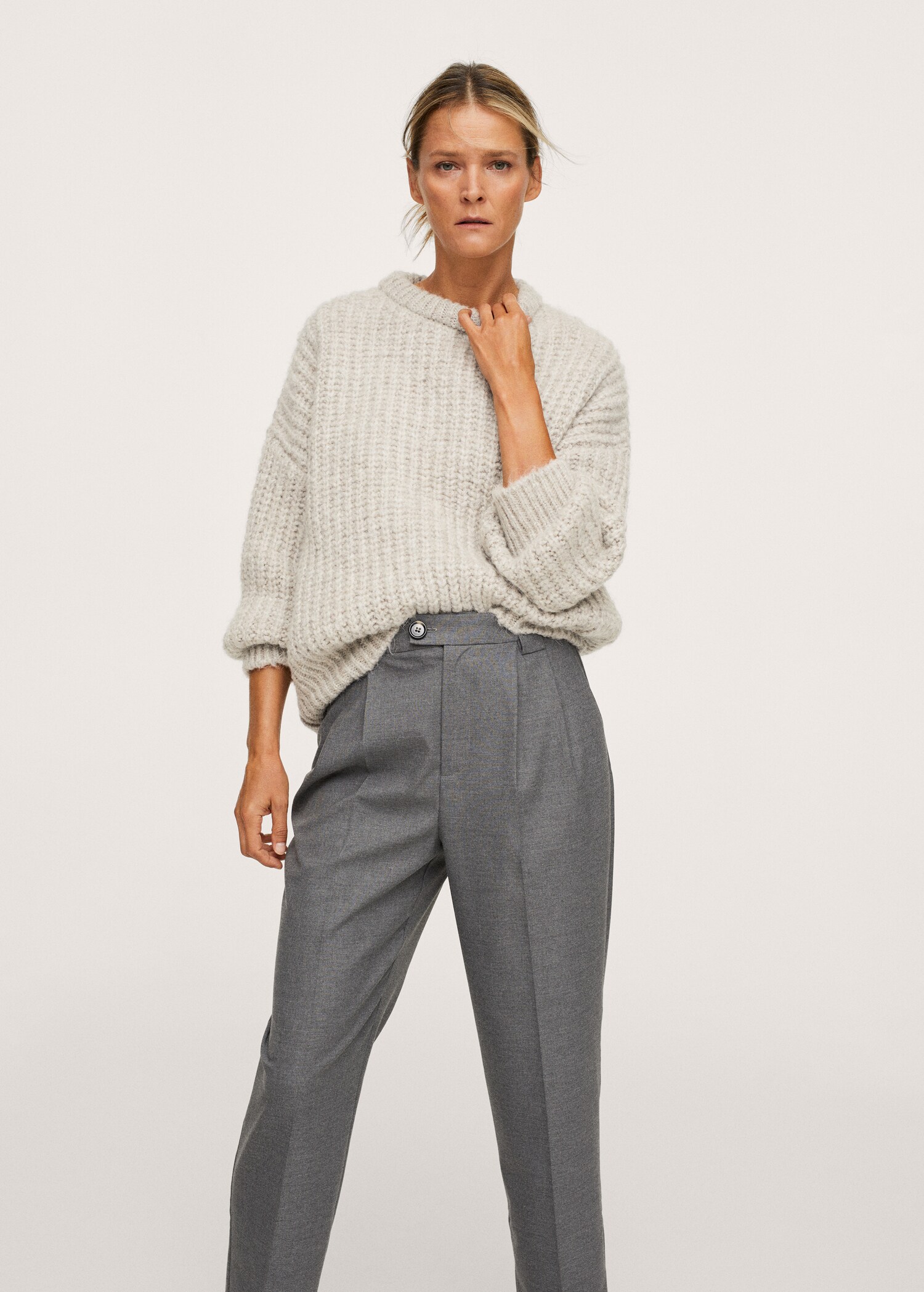 Pleated straight trousers - Details of the article 1