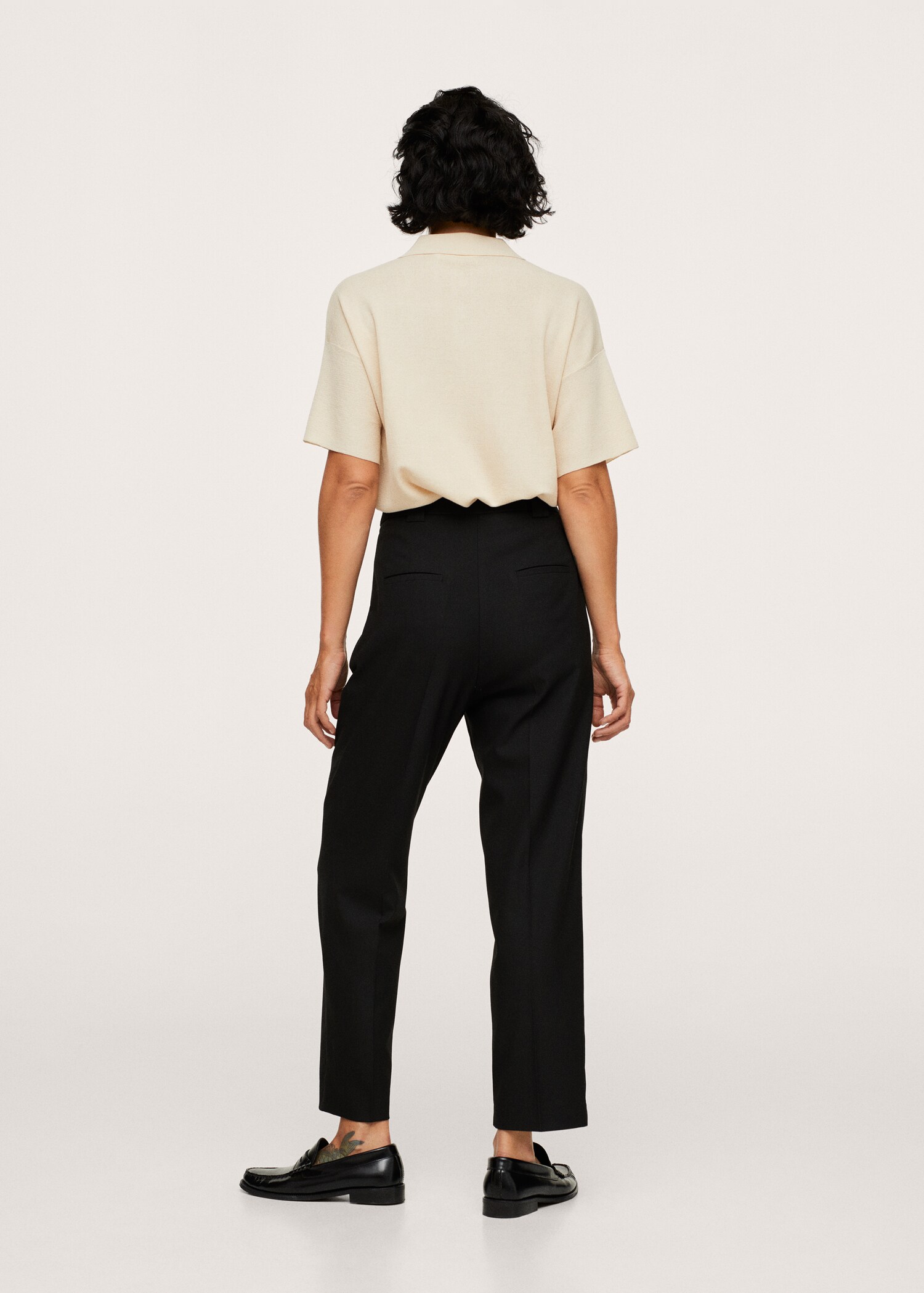Pleated straight trousers - Reverse of the article