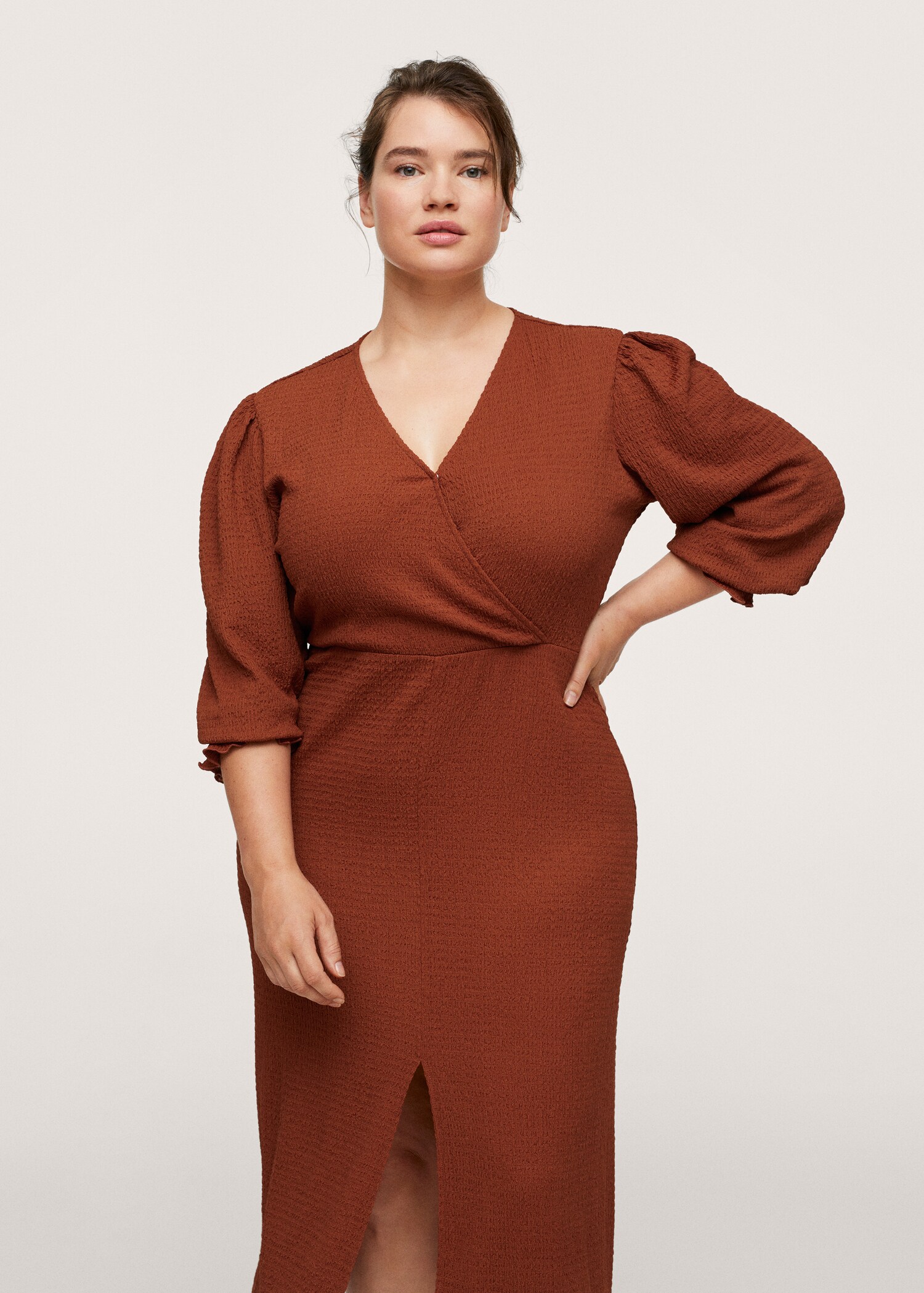 Vestido textura midi - Plano medio