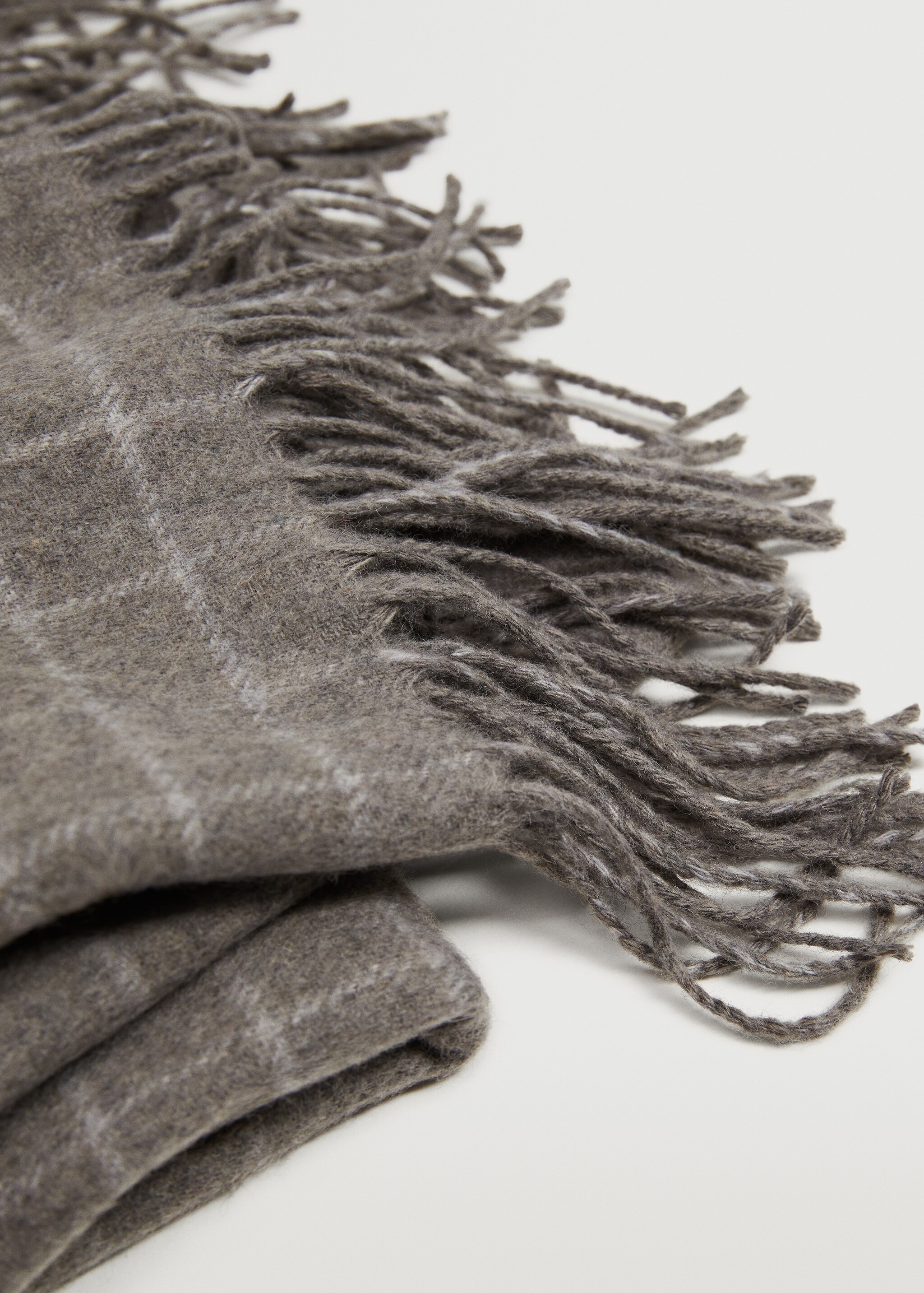 Woollen check scarf - Details of the article 2