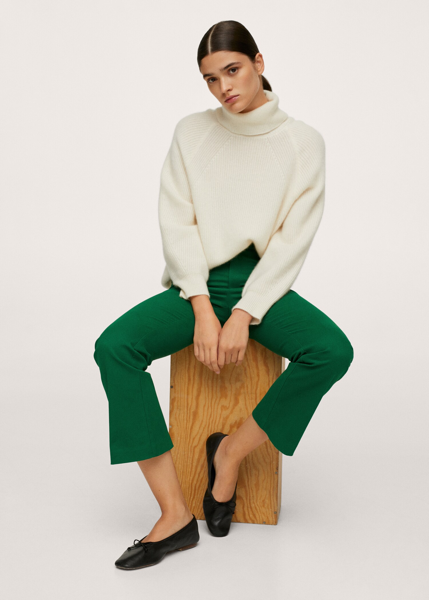 Flare crop trousers - Details of the article 2
