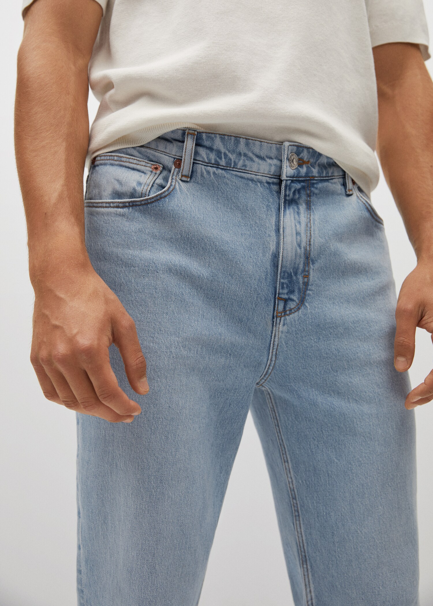 Světlé džíny Hillary loose fit s opraným efektem  - Detail zboží 1
