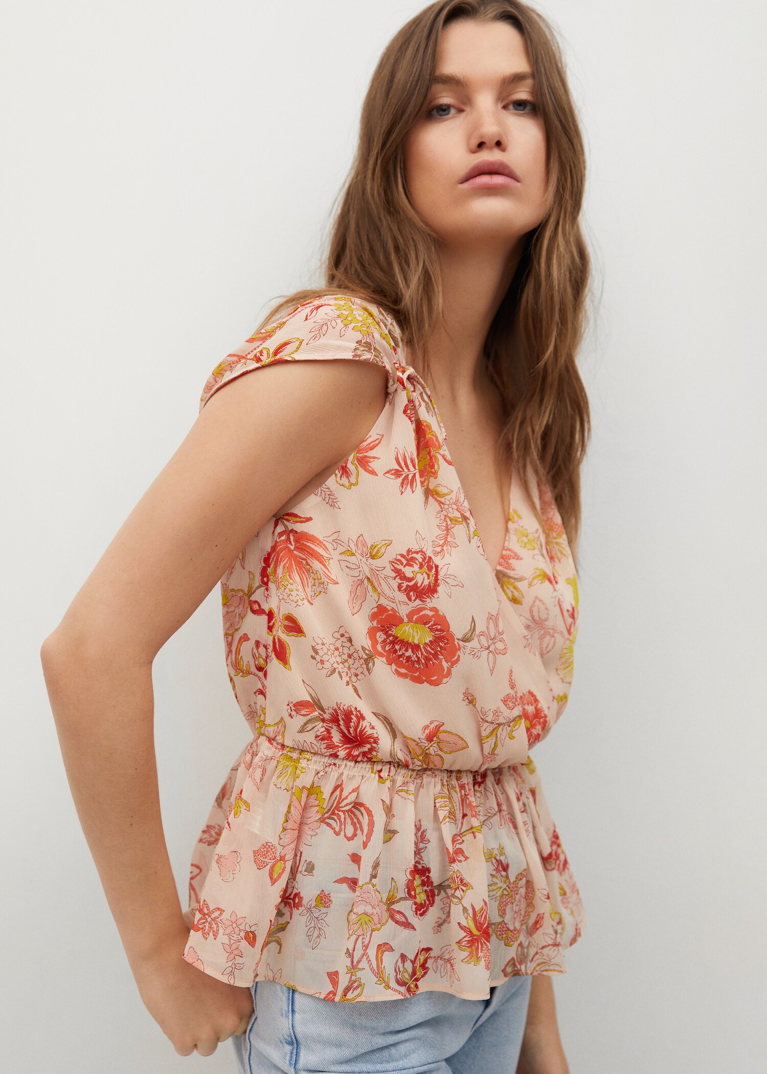 Wrap V-neckline blouse - Details of the article 2