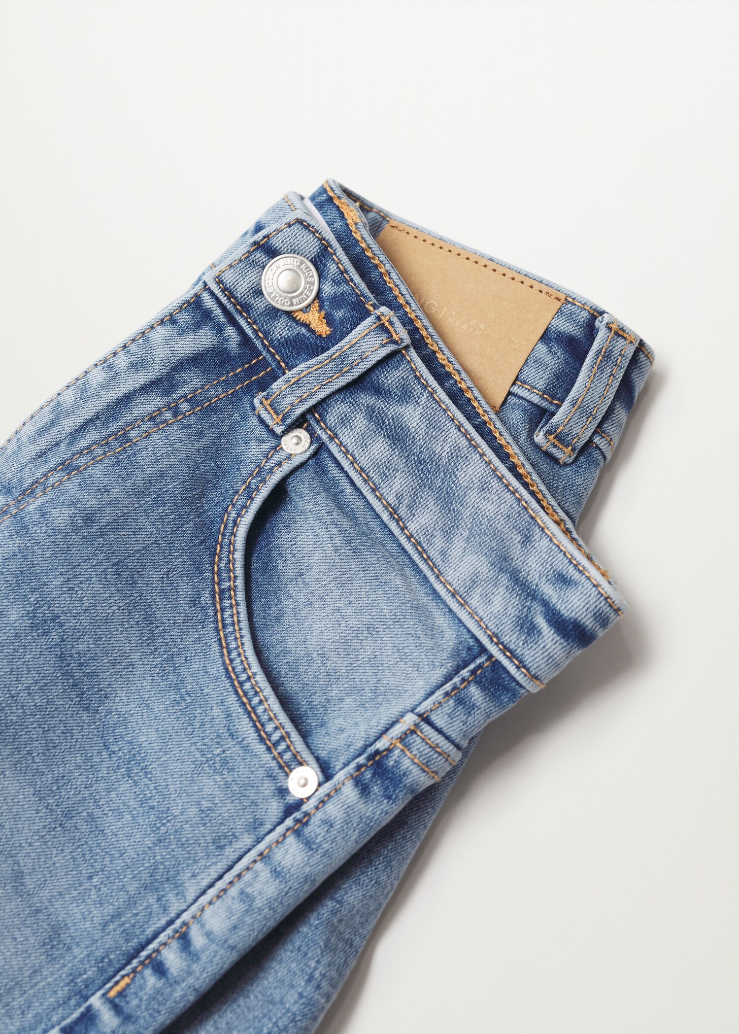 Short denim skirt - Details of the article 8