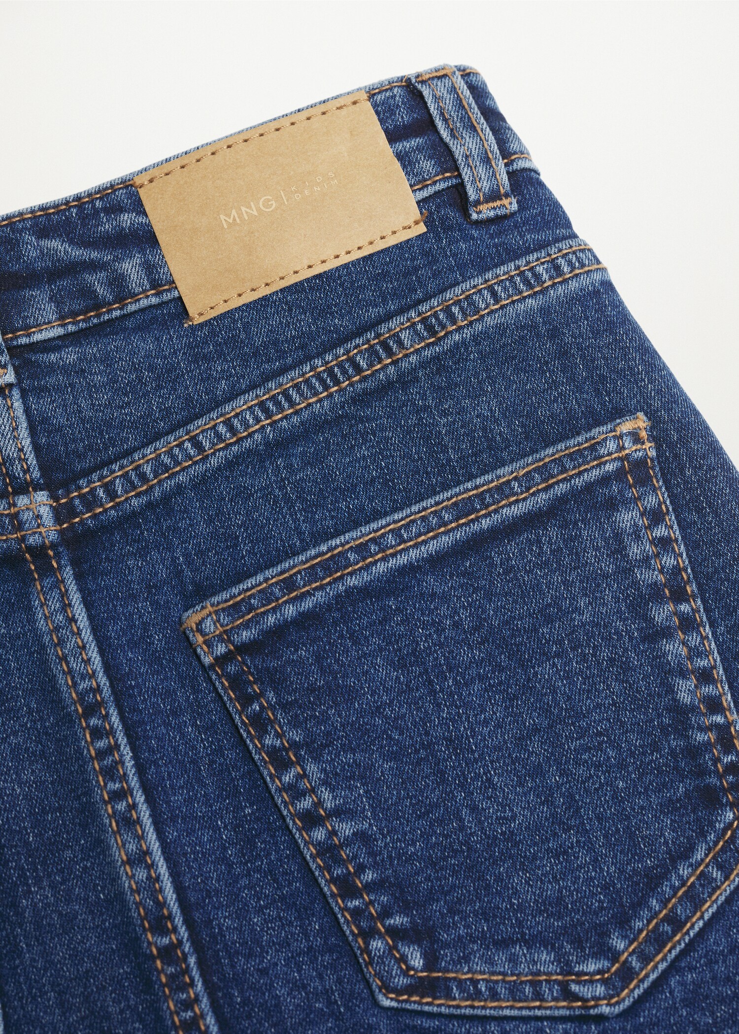 Short denim skirt - Details of the article 8