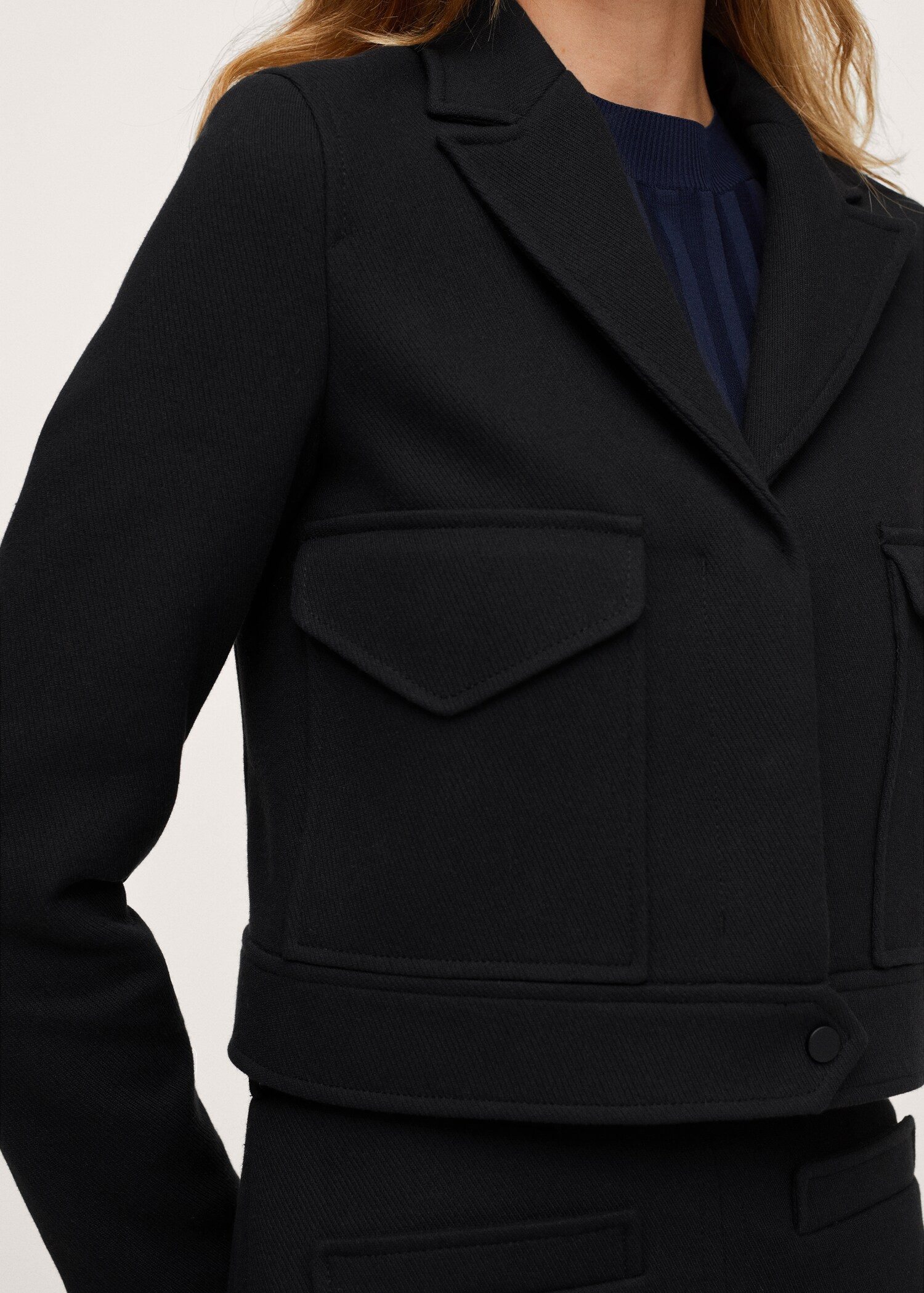 Chaqueta crop bolsillos - Detalle del artículo 3