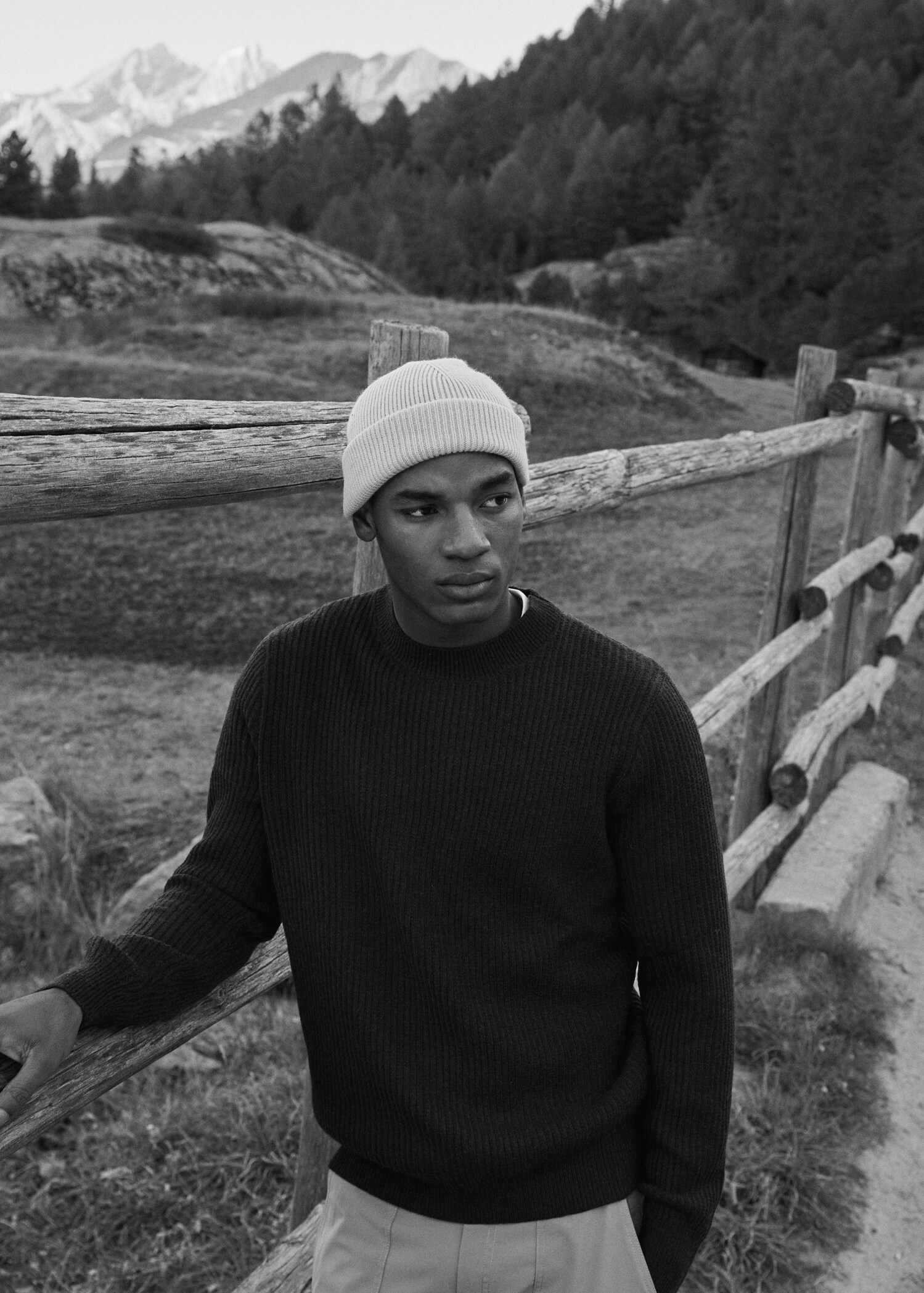 Short knitted hat - Details of the article 5