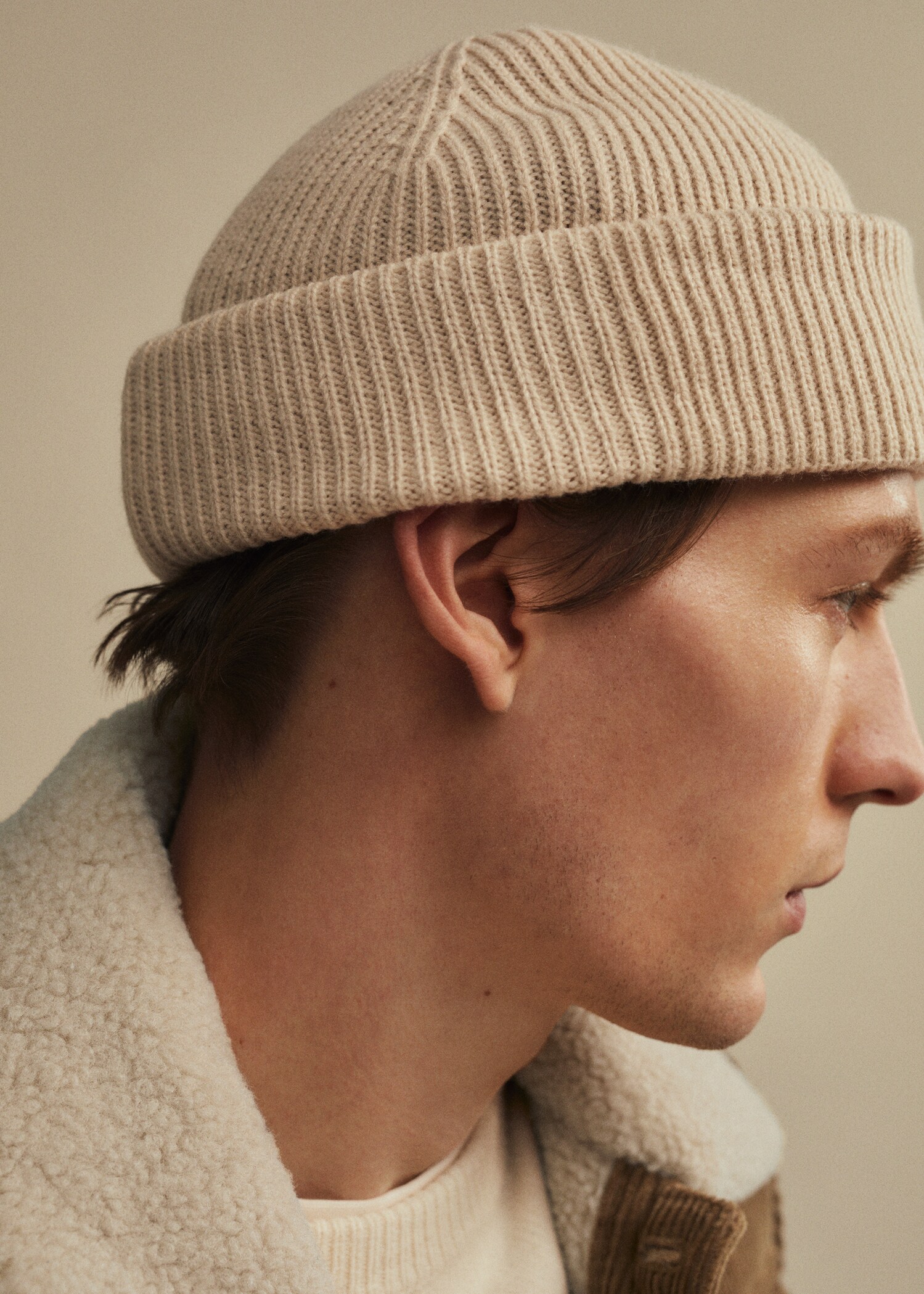 Short knitted hat - Details of the article 6