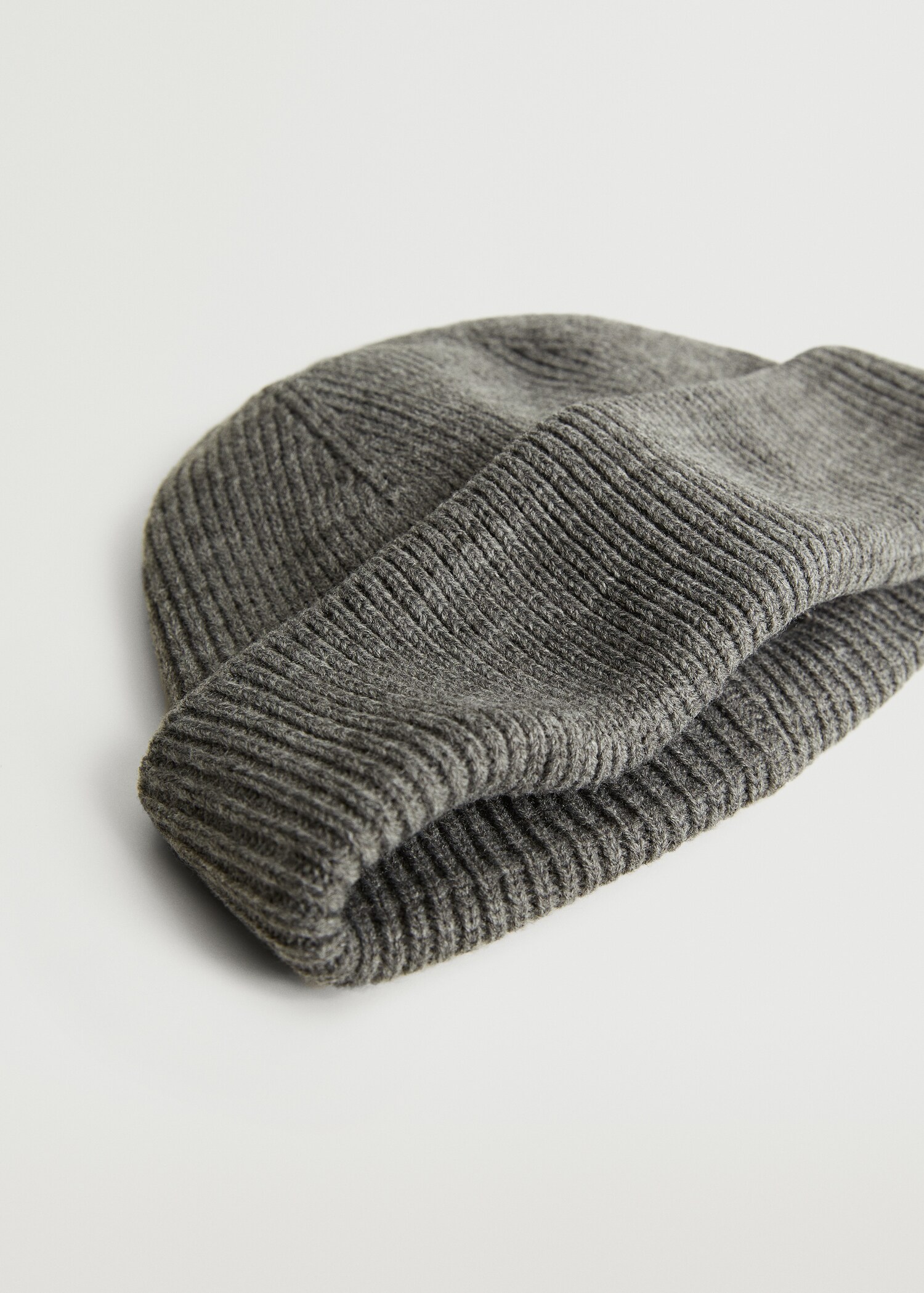 Short knitted hat - Medium plane