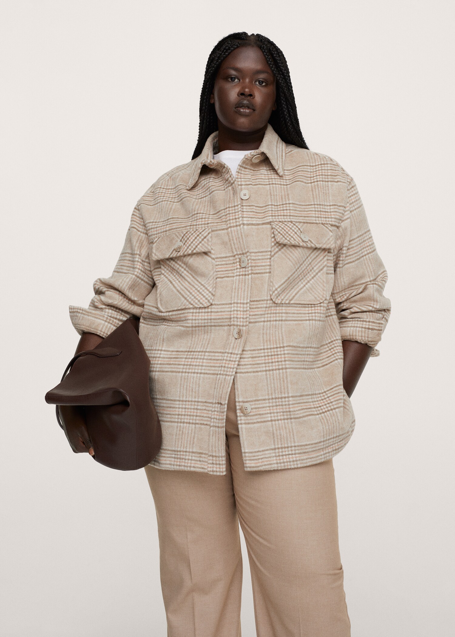Sobrecamisa cuadros oversize - Plano medio