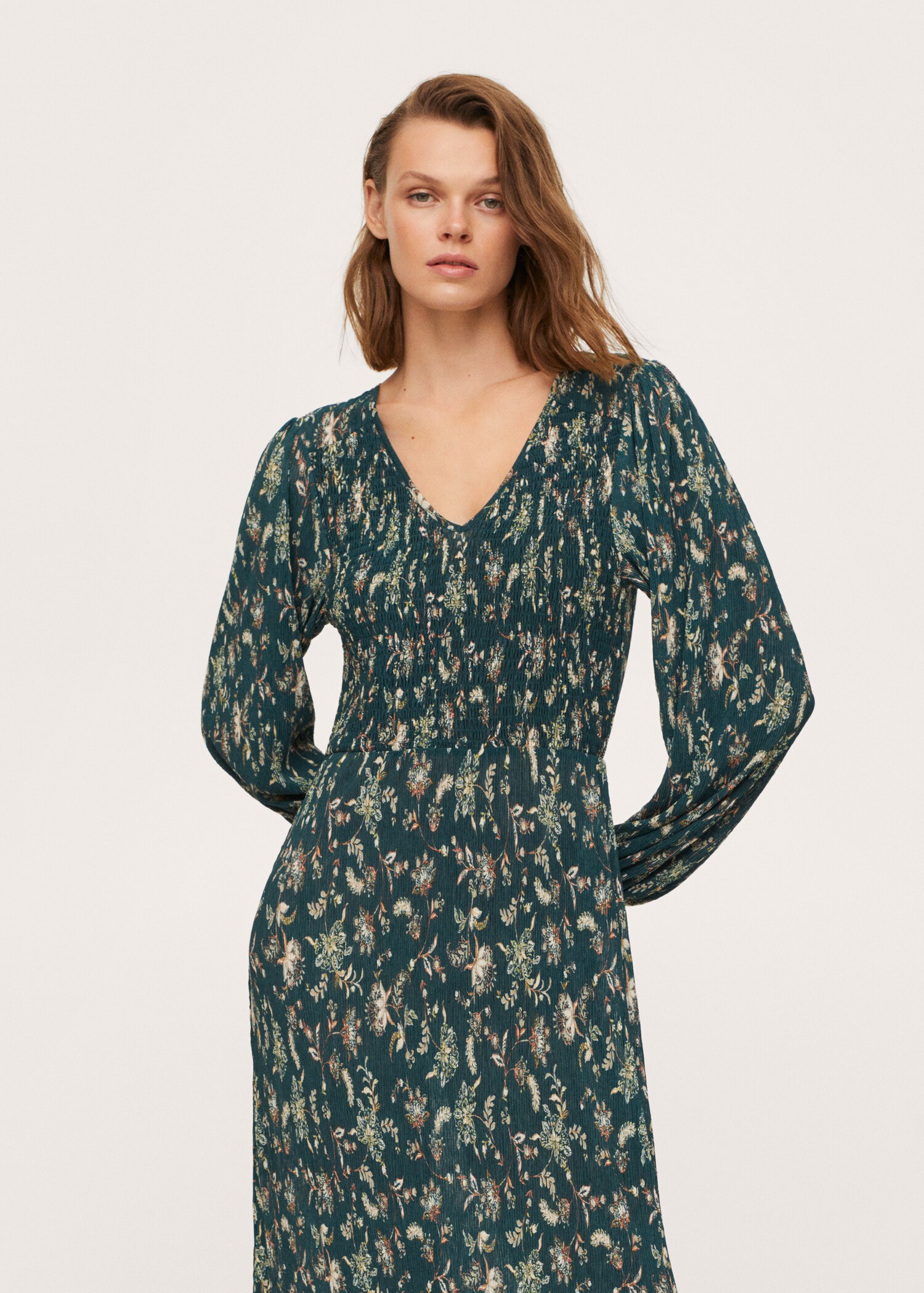 Vestido estampado textura - Plano medio