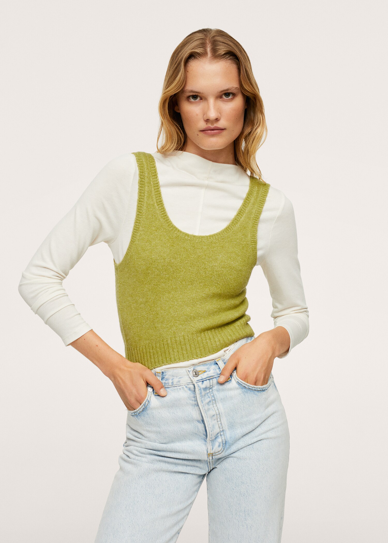 Top crop punto - Plano medio