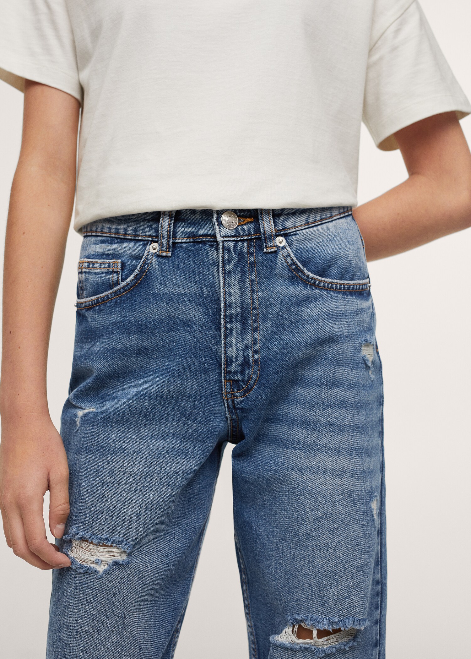 Džíny mom fit s ozdobným roztrháním - Detail zboží 2