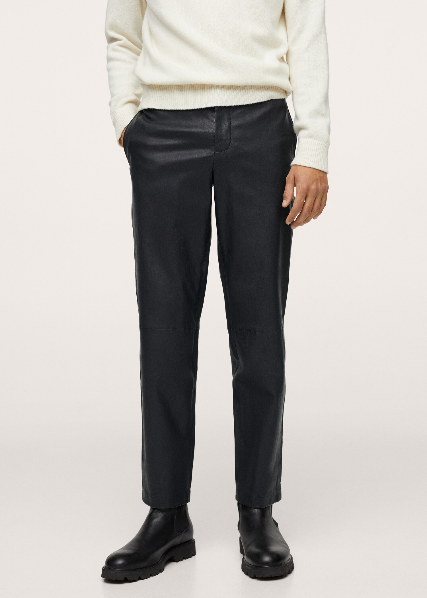 Pantalón piel regular fit - Plano medio