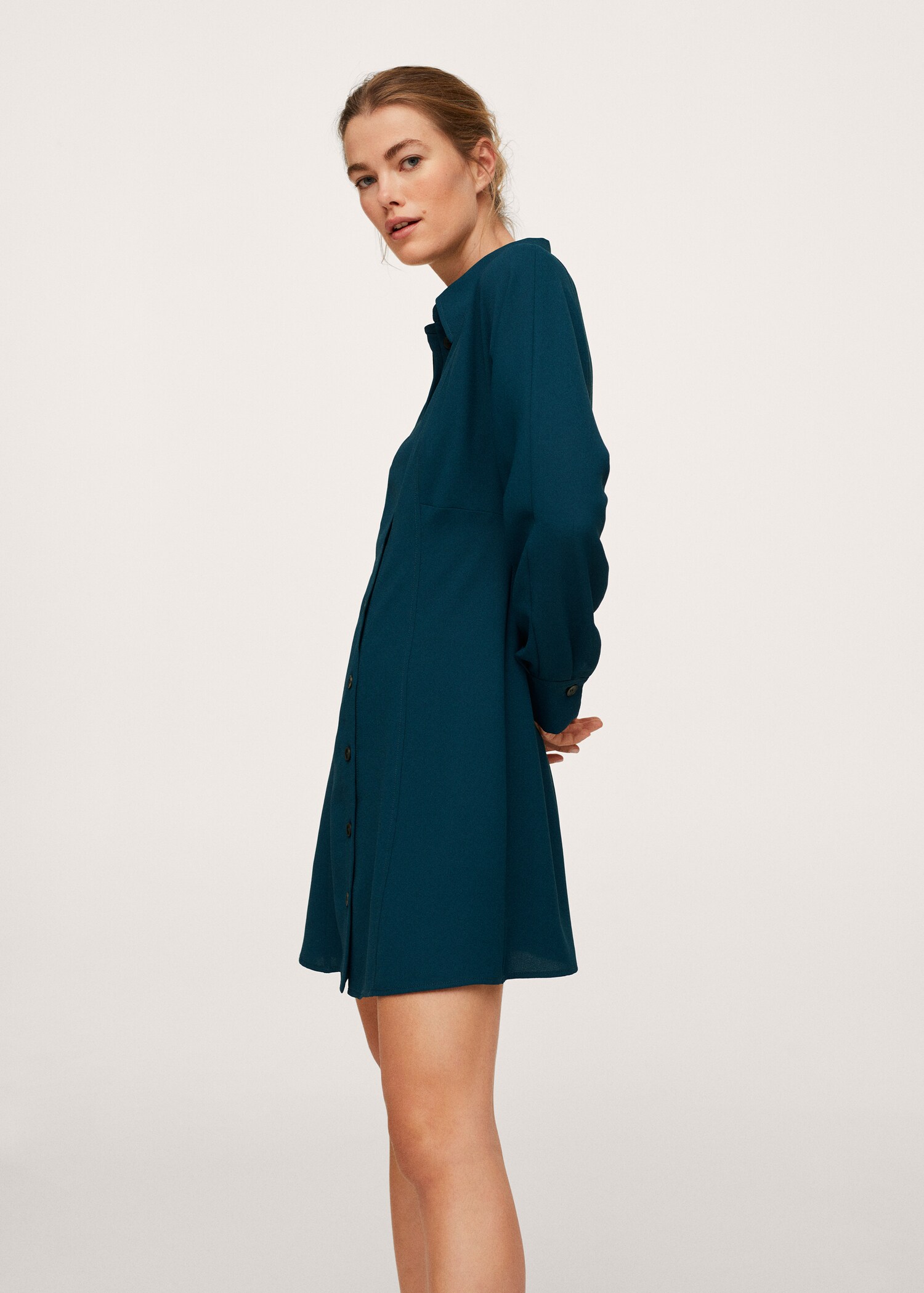 Vestido fluido camisero - Plano medio