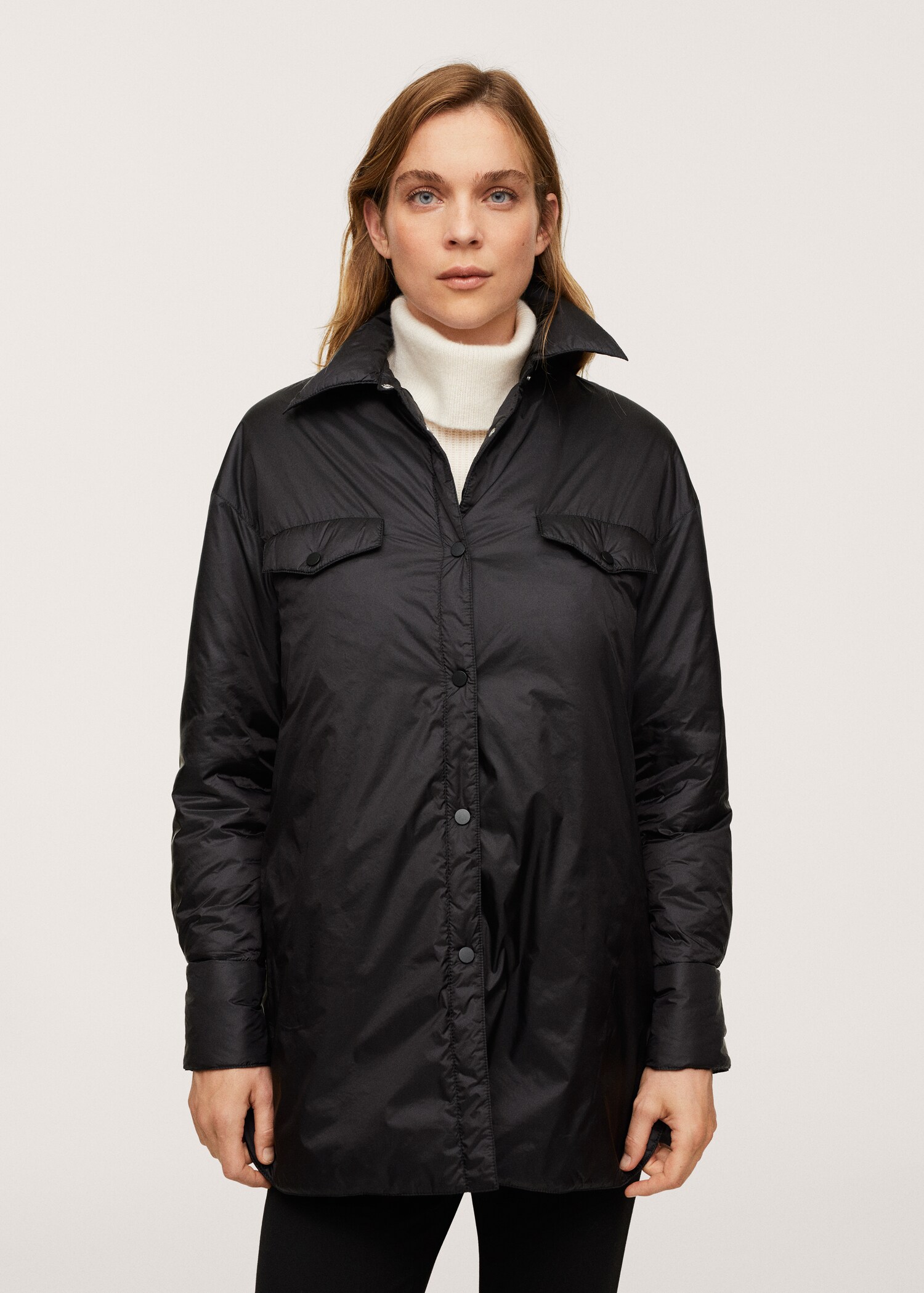 Chaqueta acolchada solapas - Plano medio