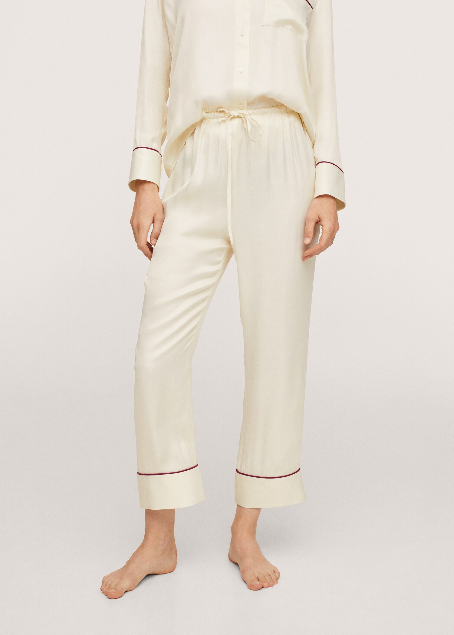 Pantalón pijama satinado - Plano medio
