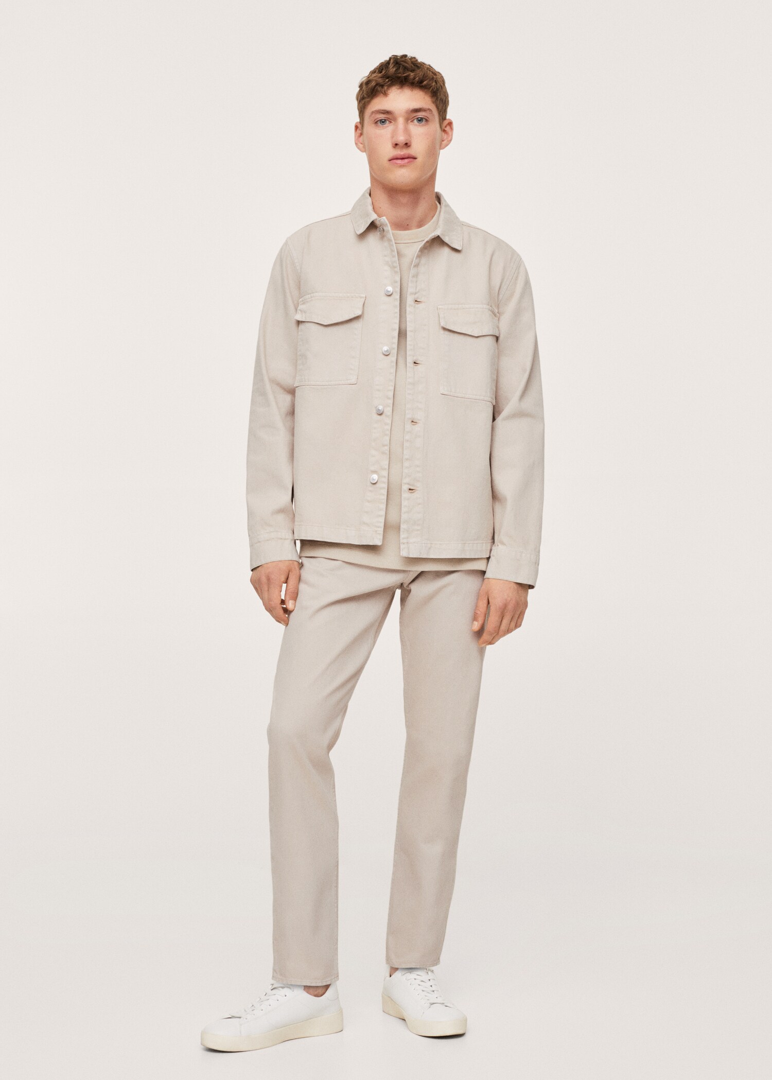 Sobrecamisa vaquera bolsillos - Plano general