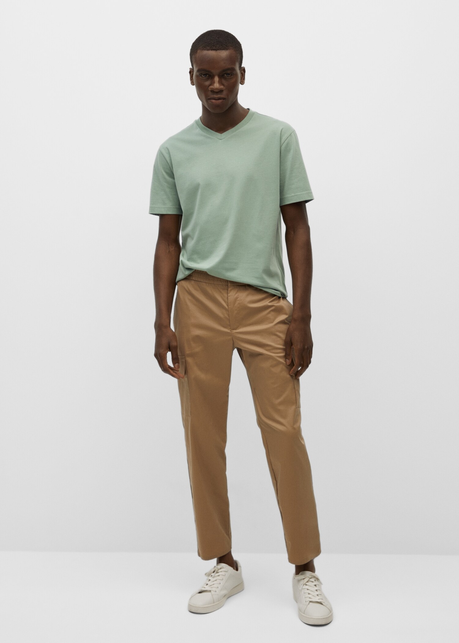 Sustainable cotton basic T-shirt - General plane