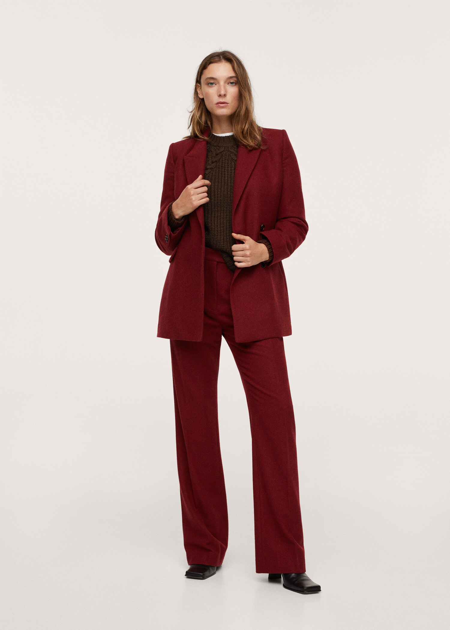 Contrasting knit sweater - General plane