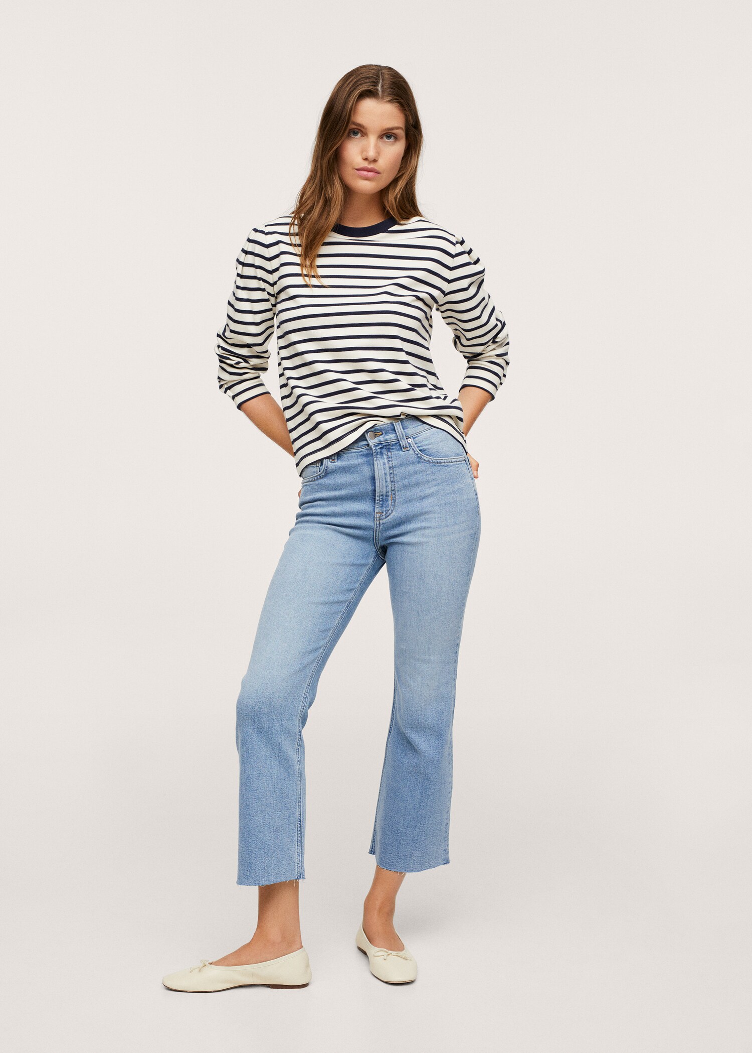 Jeans bootcut tiro alto - Plano general