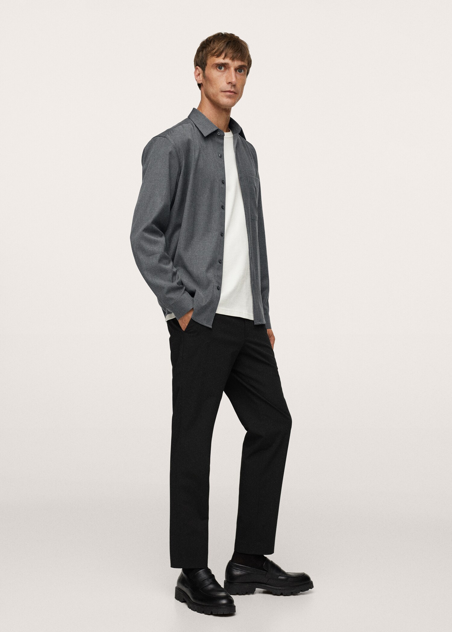 Camisa regular fit fluida - Plano general