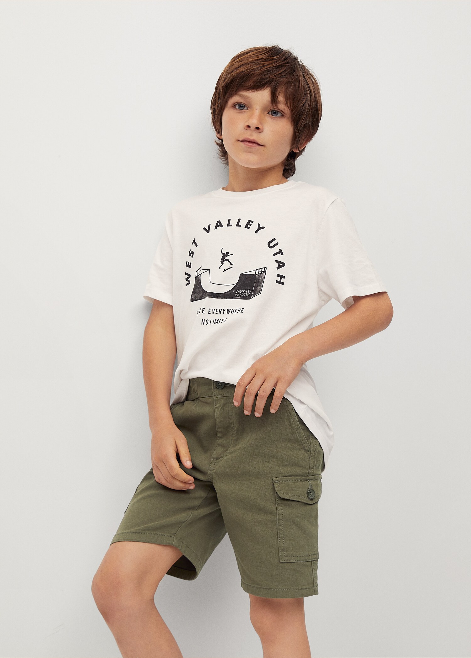 Cargo pockets Bermuda shorts - General plane