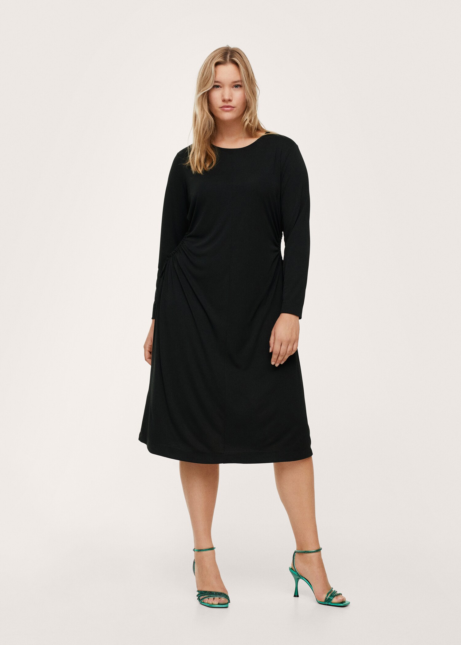 Side slit dress - General plane