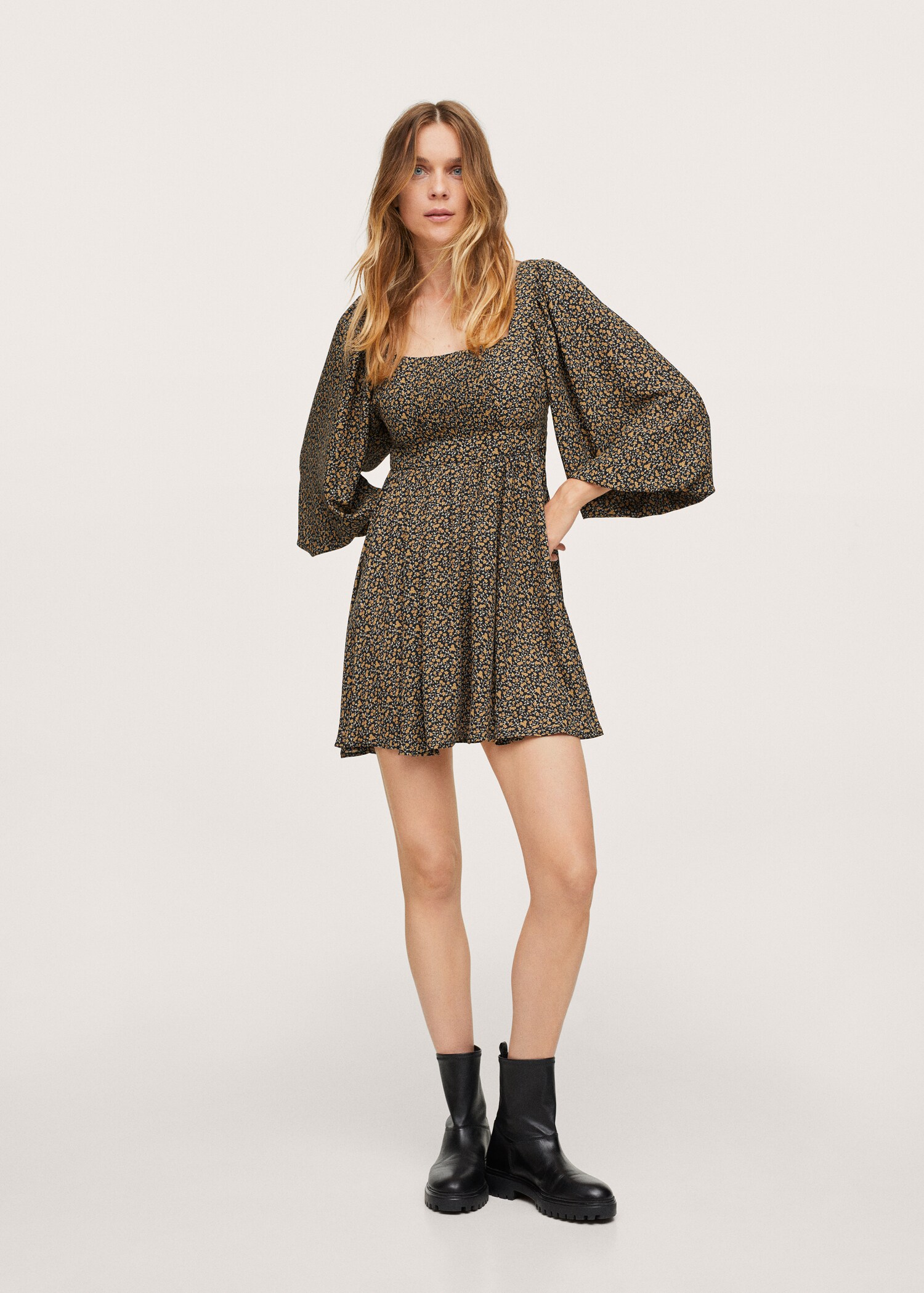 Puffed sleeves dress - General plane