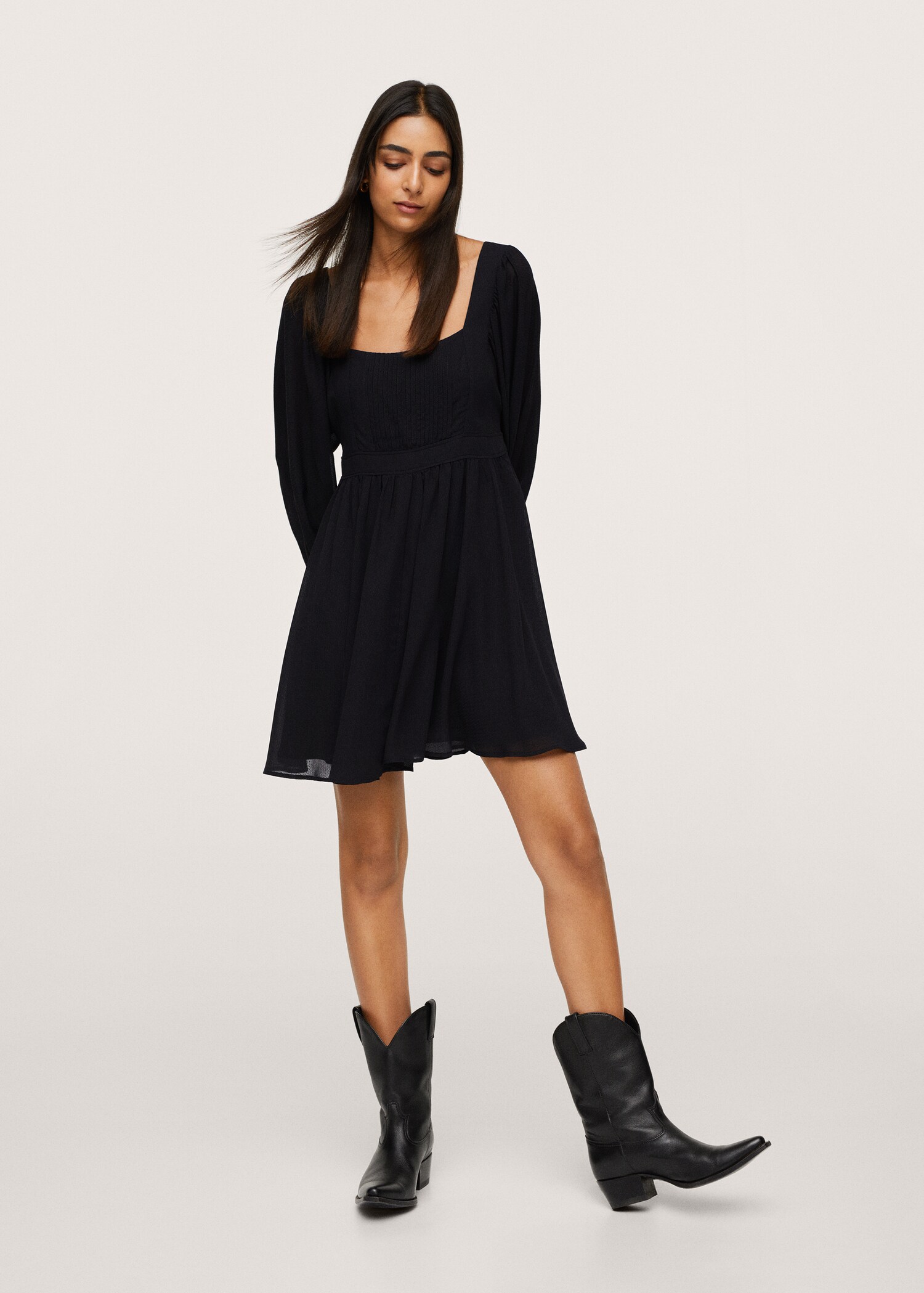 Puffed sleeves dress - General plane