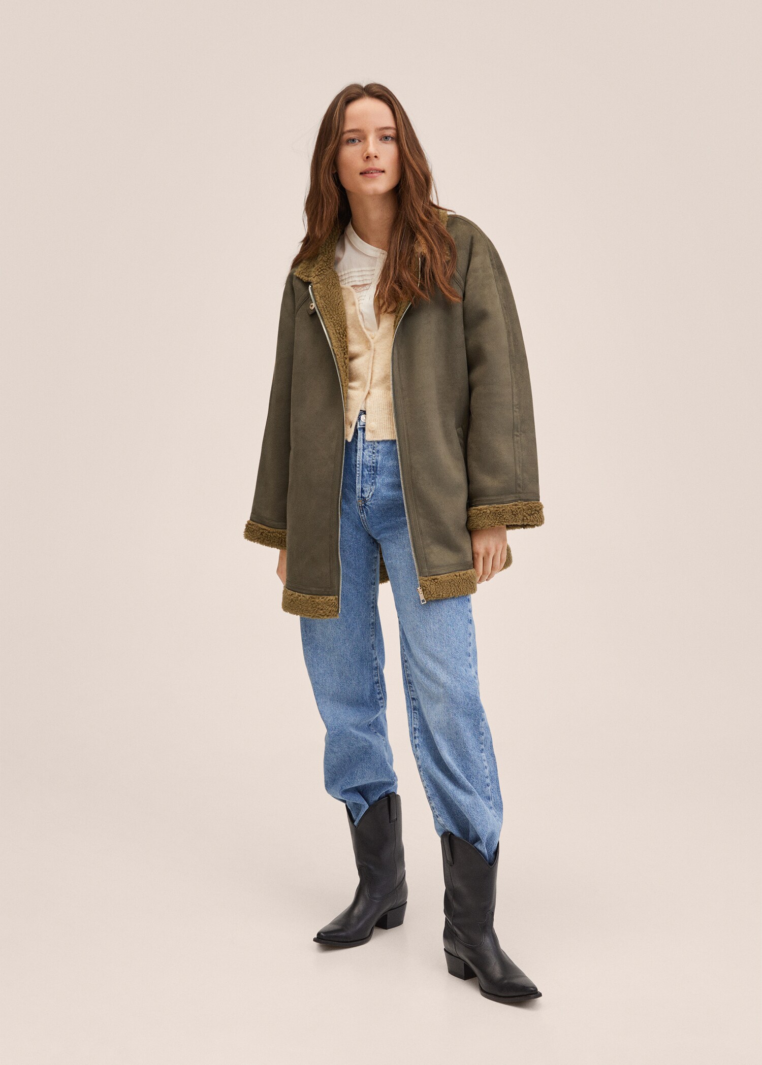 Abrigo oversize doble faz - Plano general