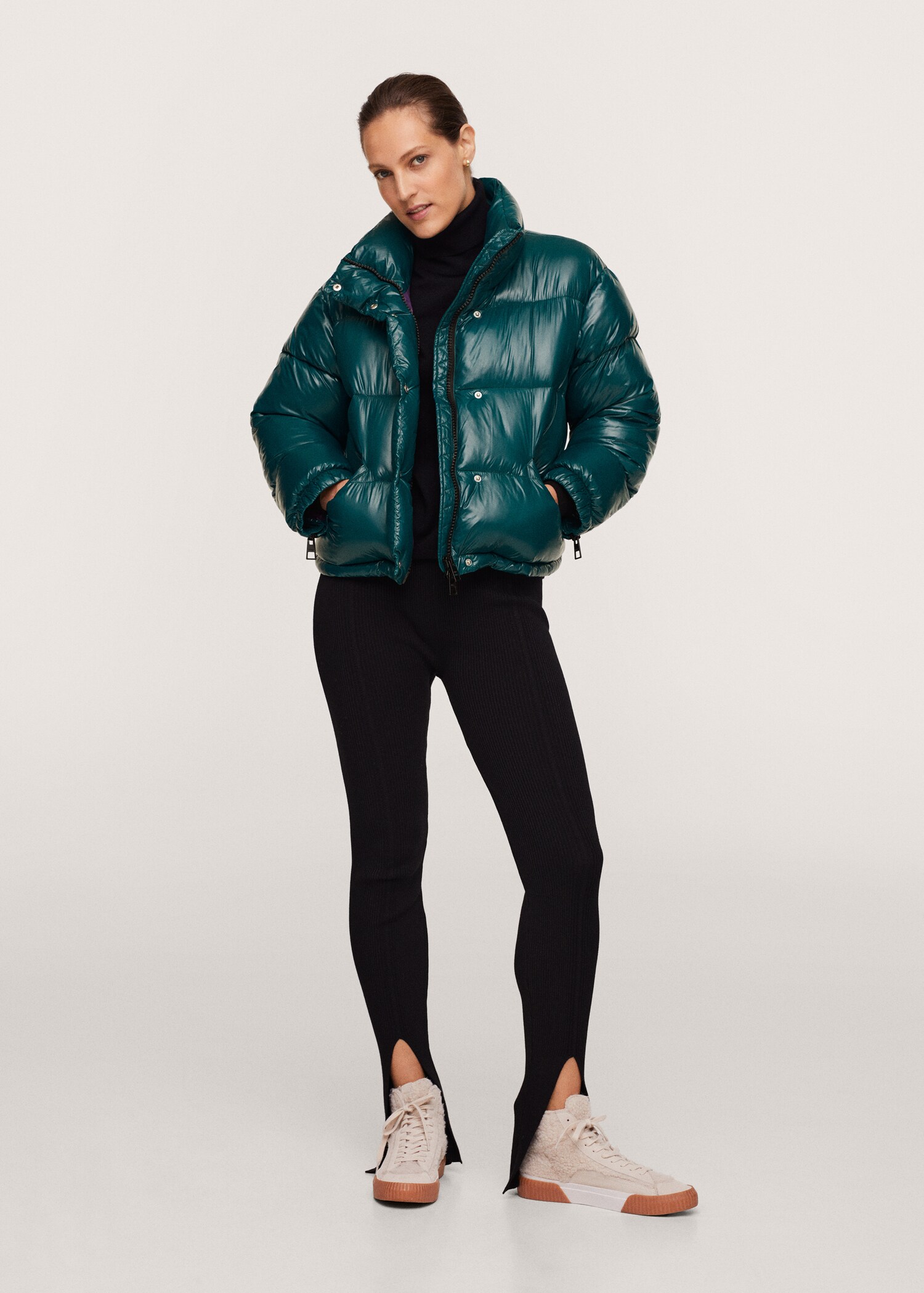 Anorak acolchado crop - Plano general