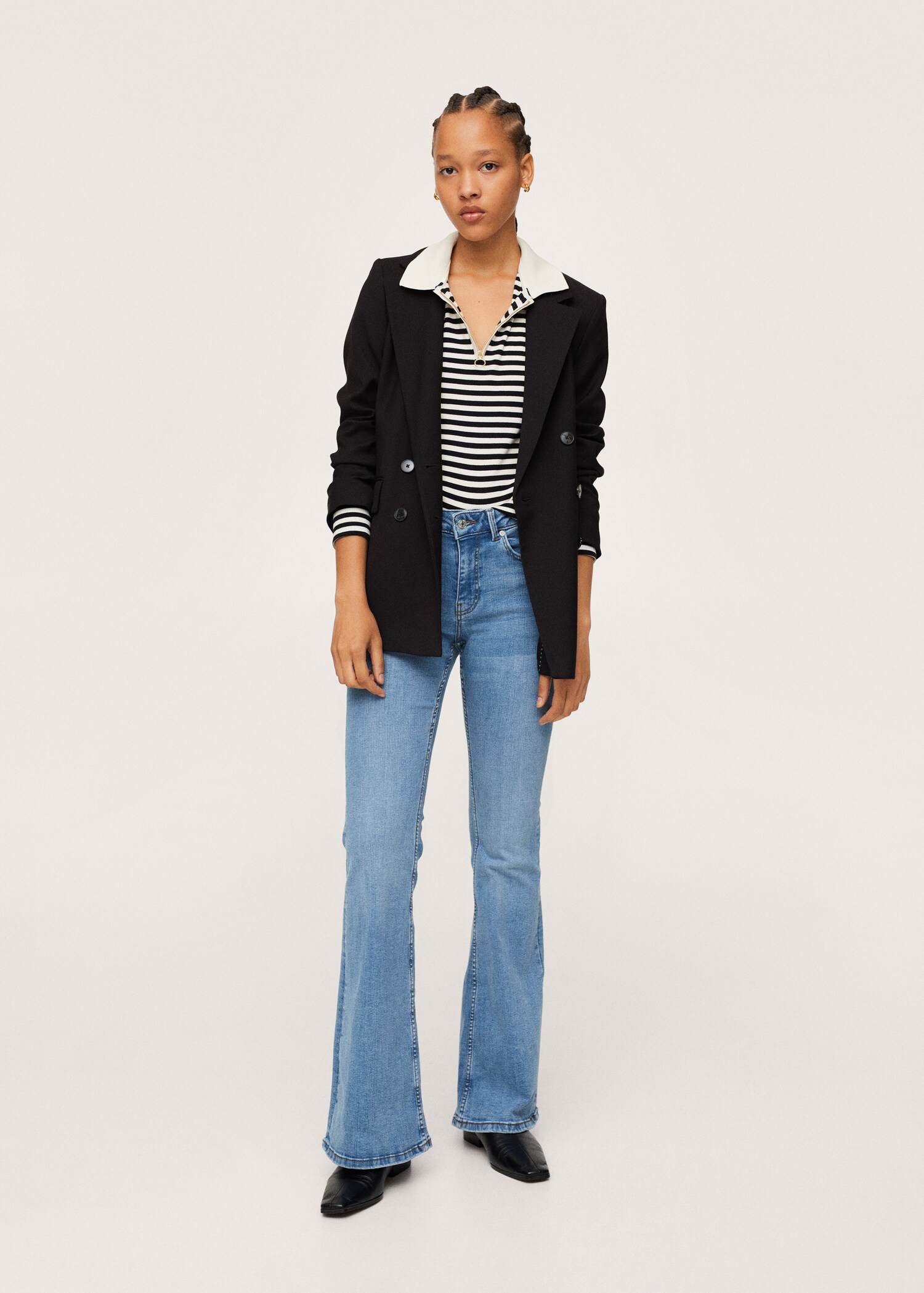 Mid-rise flared jeans - General plane