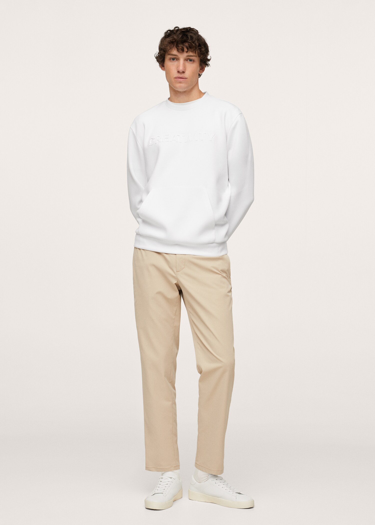 Sudadera canguro mensaje - Plano general