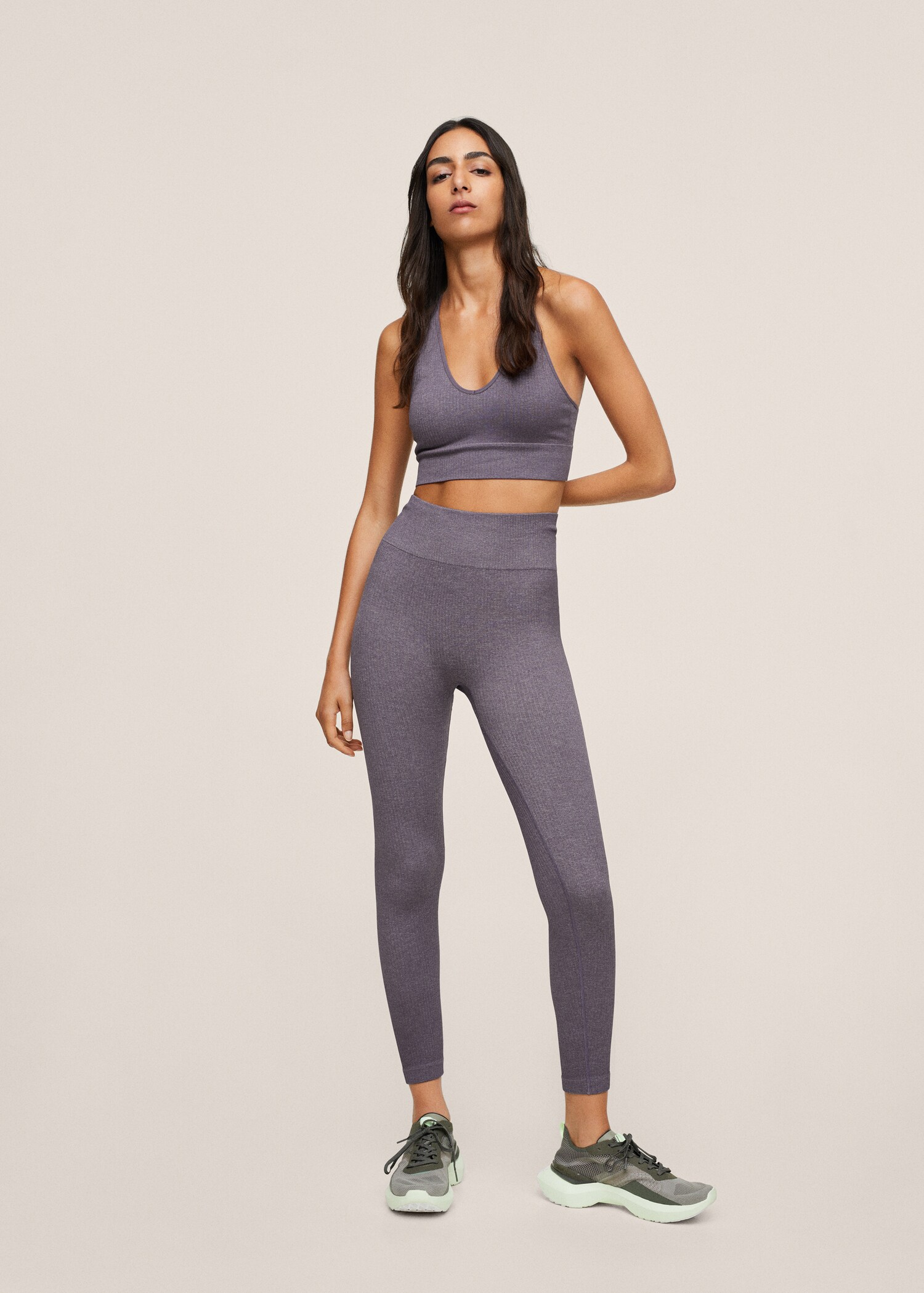 Leggings deportivos seamless - Plano general