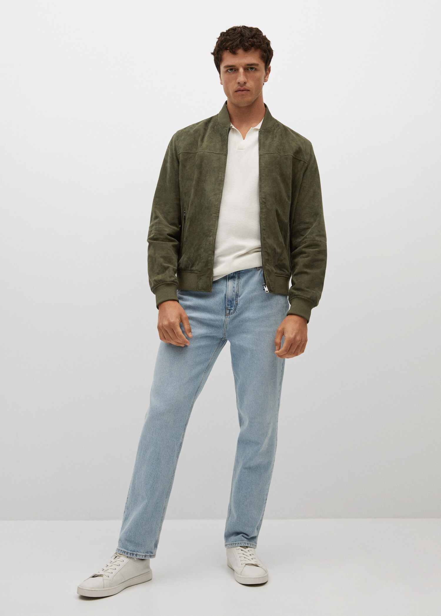 Cazadora ante estilo bomber - Plano general